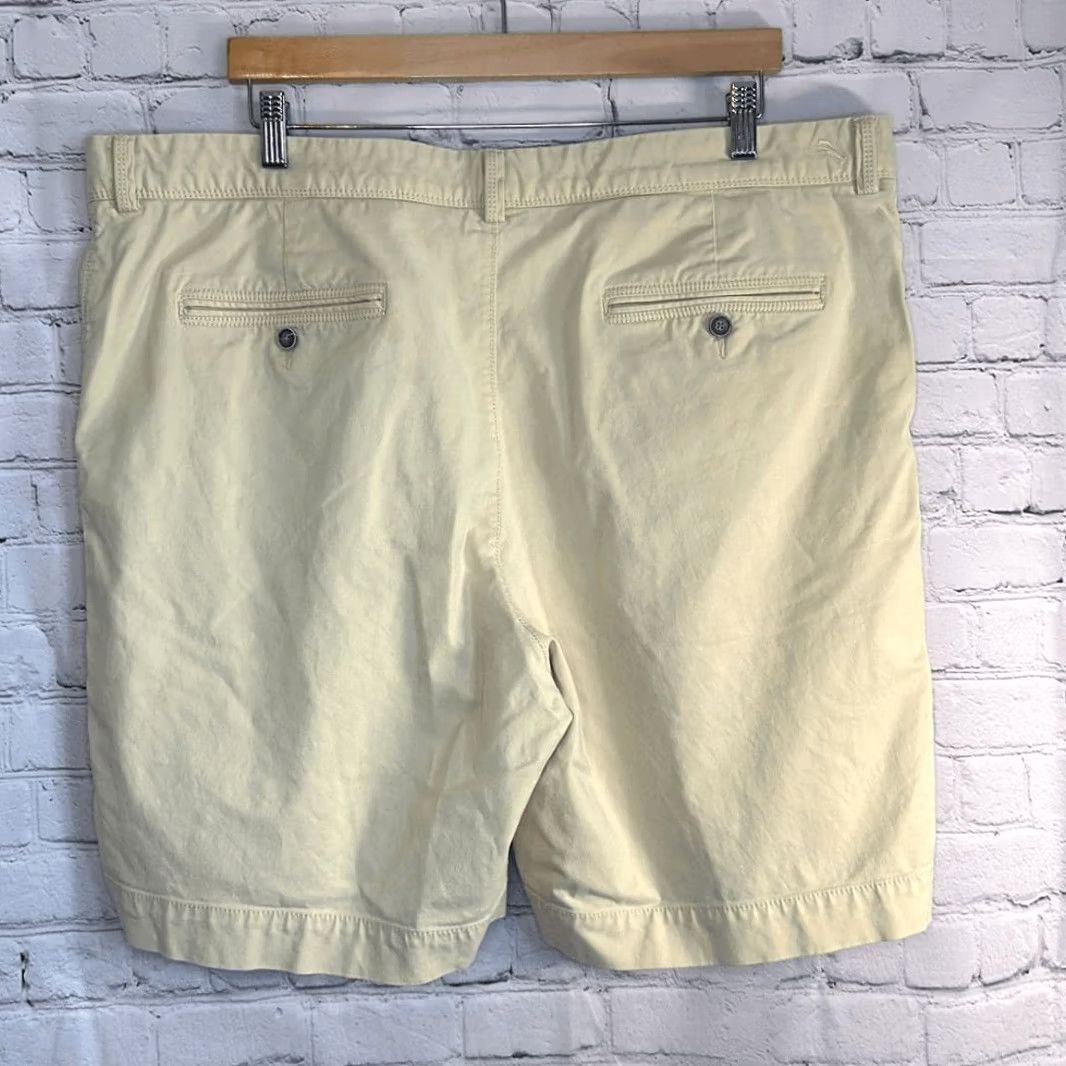 Tommy Bahama Tommy Bahama Relax Mens Pale Yellow Bermuda Shorts Size 42 Size US 42 / EU 58 - 2 Thumbnail