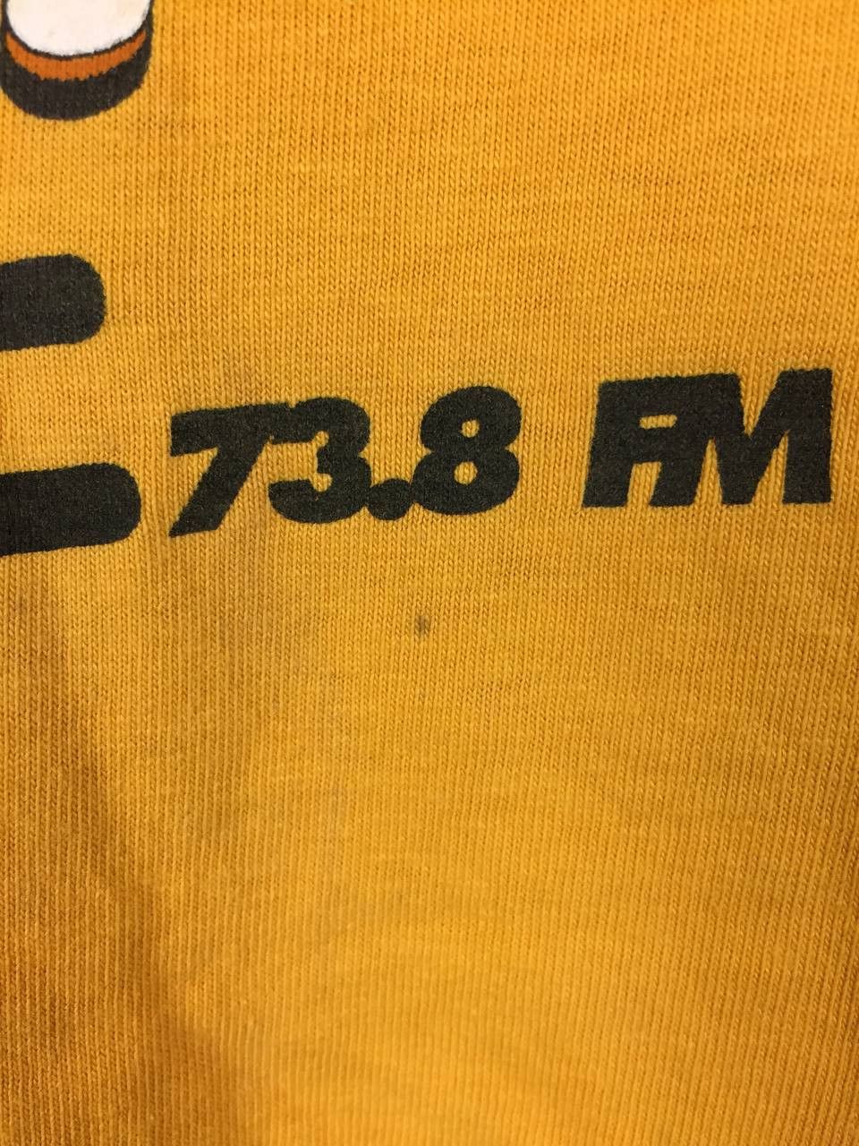 Vintage Vtg Generic Costume GNRC 73.8 FM Graphic Made in USA Tee Size US L / EU 52-54 / 3 - 4 Thumbnail