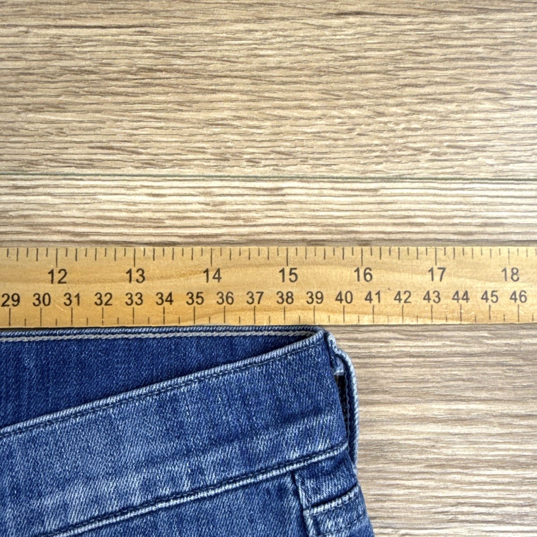 Citizens Of Humanity Citizens Of Humanity Women’s Cut-Off Jean Shorts, Size 27, Low Rise, 2in Inseam, Blue, Regular, Used, Good Condition Size 27" / US 4 / IT 40 - 5 Thumbnail