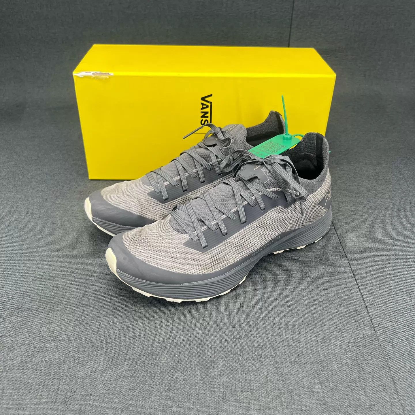 Arc'teryx Arc'teryx Norvan SL 3 Gray 40.5 Mint Size US 7.5 / EU 40-41 - 1 Thumbnail