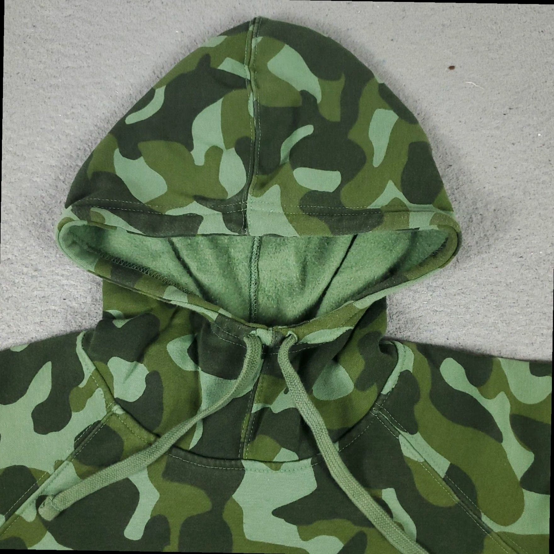 Champion Champion Green Camouflage Pullover Hoodie Womens Large Cotton Blend Fleece Sweatshirt Size L / US 10 / IT 46 - 3 Thumbnail