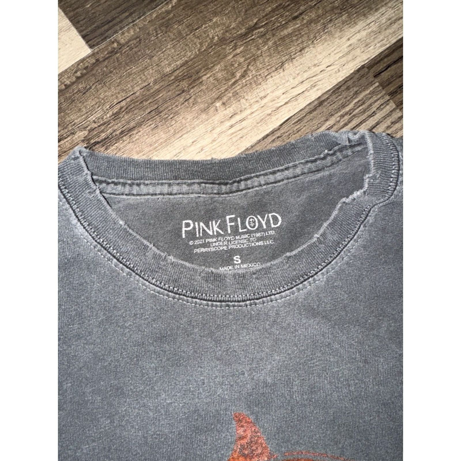 Vintage Pink Floyd Sleeping Sun T-Shirt Black Grey Fade Men S Small 18x25 Band Rock Shirt Size US S / EU 44-46 / 1 - 4 Thumbnail
