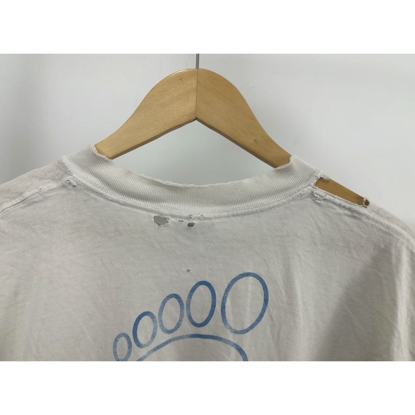 Gildan VTG UNC Carolina Tar Heels Foot Print Thrashed Worn Cotton Boxy T-Shirt XL Shirt Mens XL White Tar Heels UNC Distressed 90s Theme Size US XL / EU 56 / 4 - 6 Thumbnail