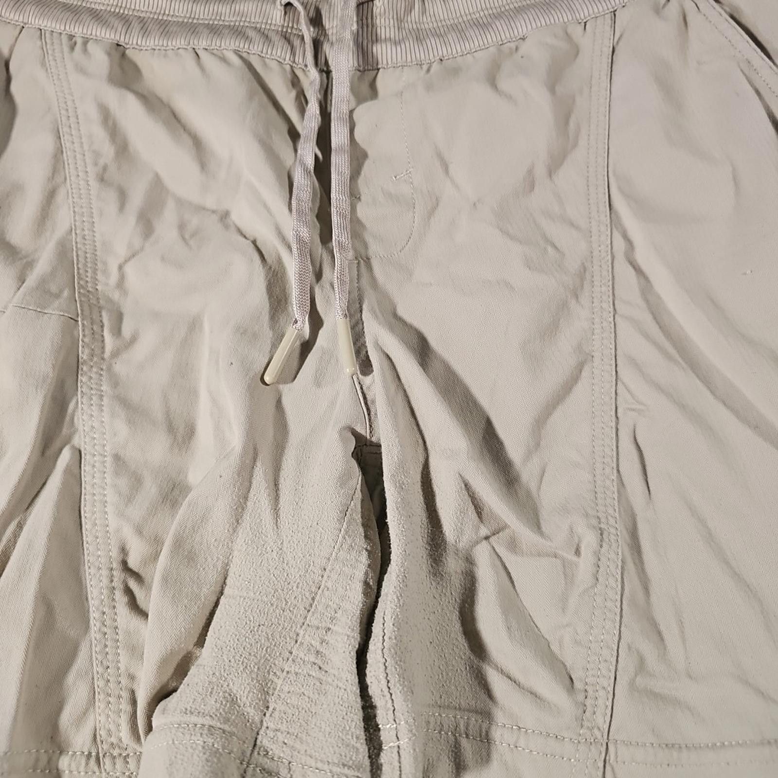 The North Face North Face Womens Shorts Size Large Tan Athletic Hiking Size 36" / US 14 / IT 50 - 2 Thumbnail