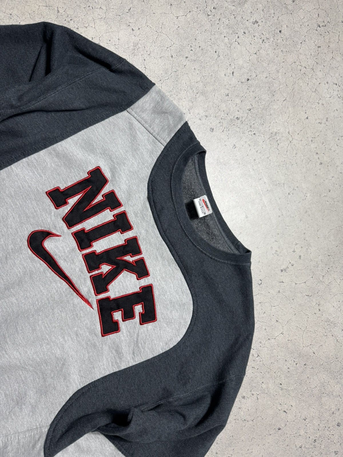 Nike Nike Vintage 90’s Big Logo Swoosh Sweatshirt Size L Size US L / EU 52-54 / 3 - 4 Thumbnail