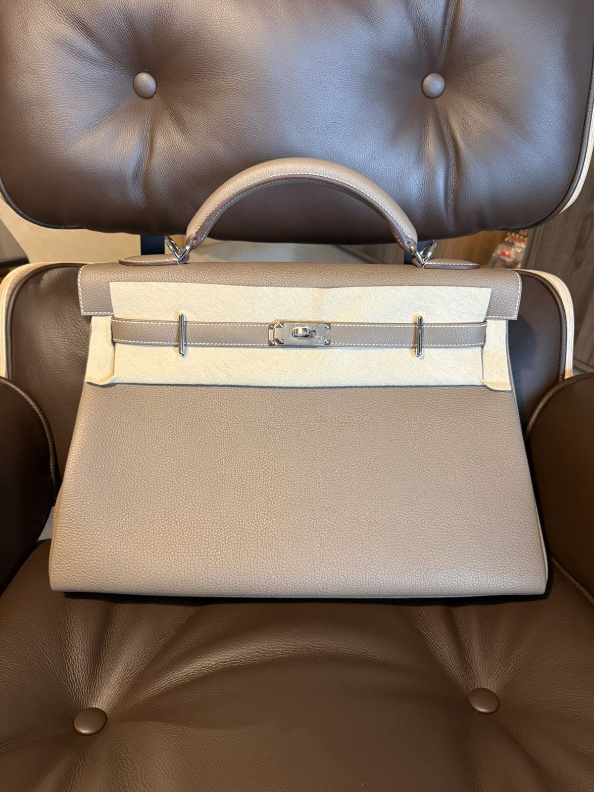 Hermes Hermès MAXI Kelly 42 Togo Leather Étoupe Size 42 - 1 Thumbnail