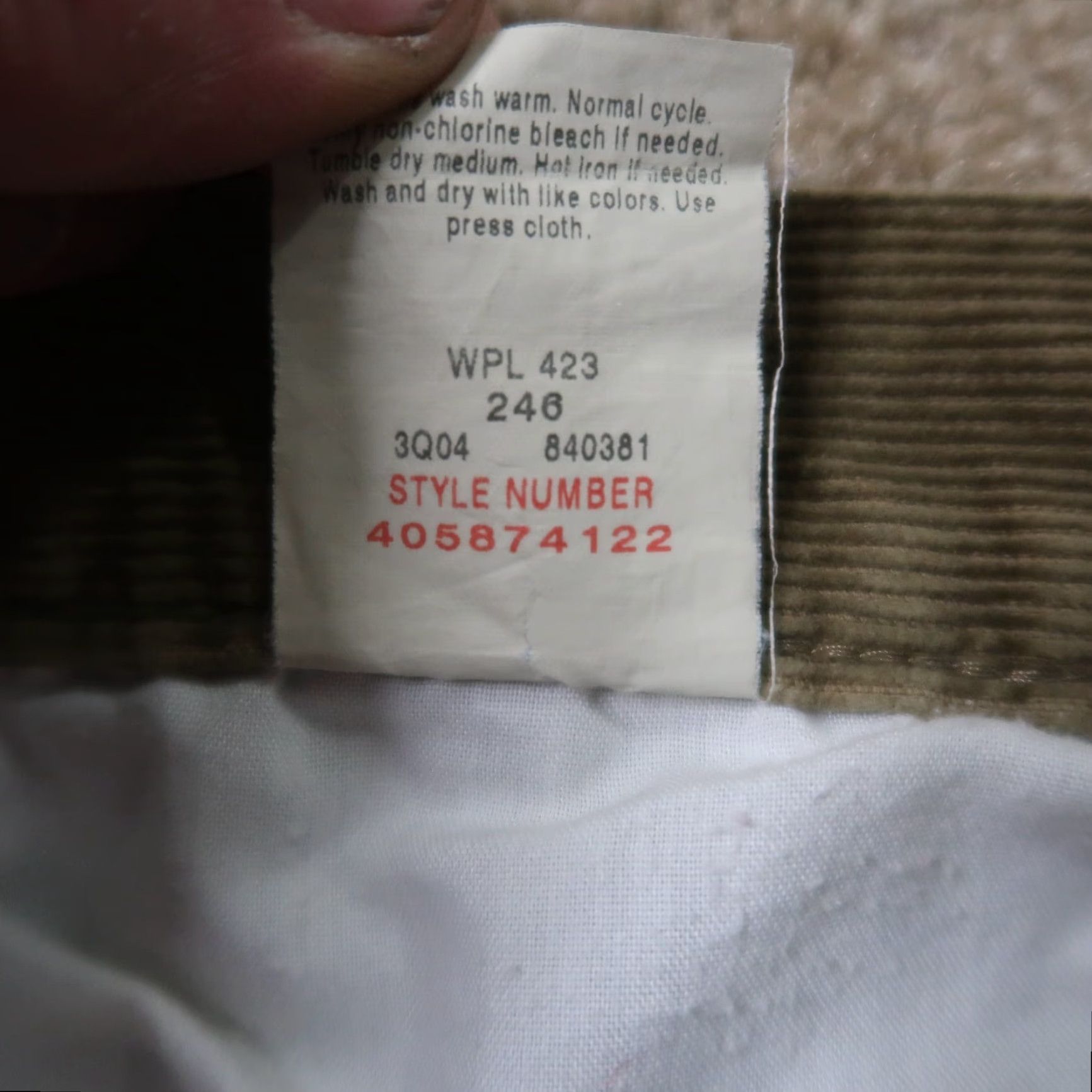 Dockers VINTAGE Dockers Khaki Pants Men 36x30 Corduroy Classic Straight Fit Pleated 5-Pocket Beige Brown MENS Size US 36 / EU 52 - 7 Thumbnail
