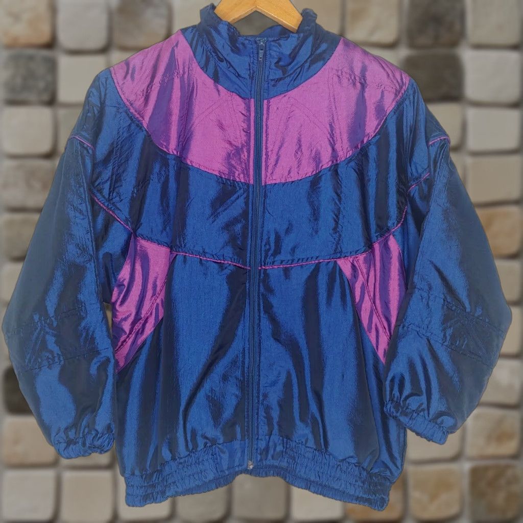 Vintage VINTAGE Women's Jacket S Purple Blue Quilted Nylon Short Stand-Up Collar Retro 90s Zip Size S / US 4 / IT 40 - 1 Thumbnail