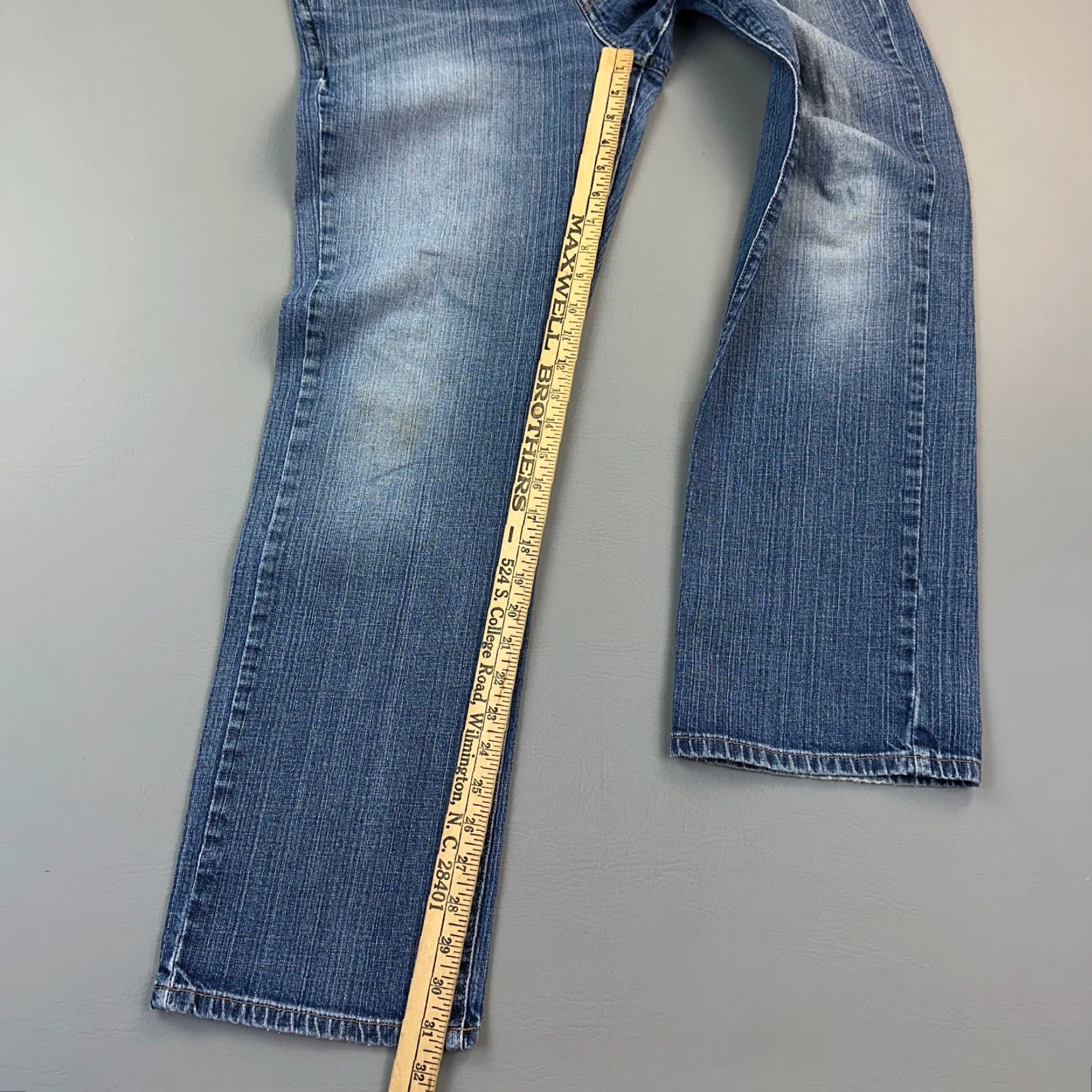 Lucky Brand Lucky Brand 221 Jeans Mens 36x31 Denim Button Fly Straight 5-Pocket Classic Casual Blue 36x31 Mens Denim Jeans Size US 36 / EU 52 - 4 Thumbnail