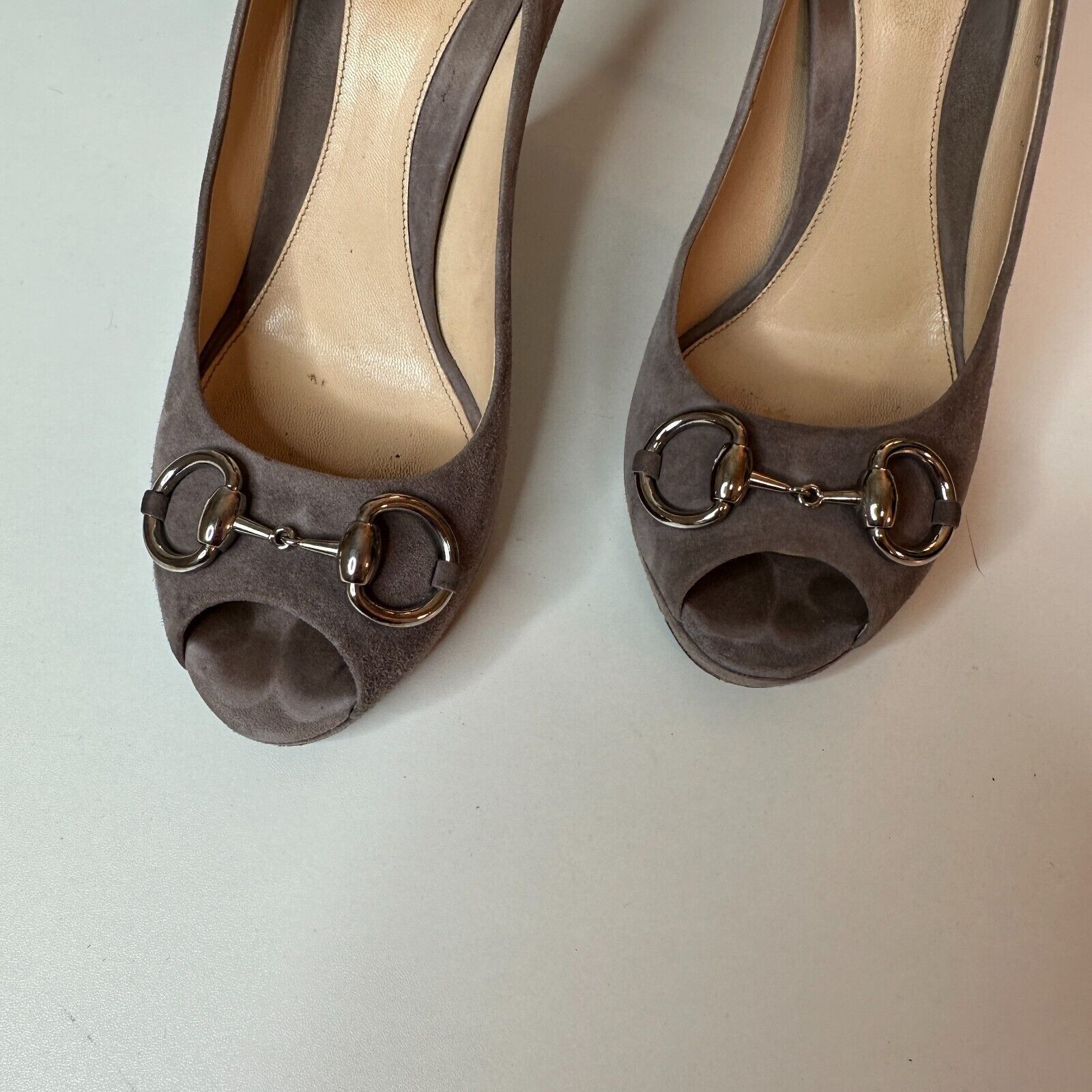 Gucci Gucci Kid Scamosciato Gray Suede Open Toe Stiletto 38 Size US 7.5 / IT 37.5 - 4 Thumbnail
