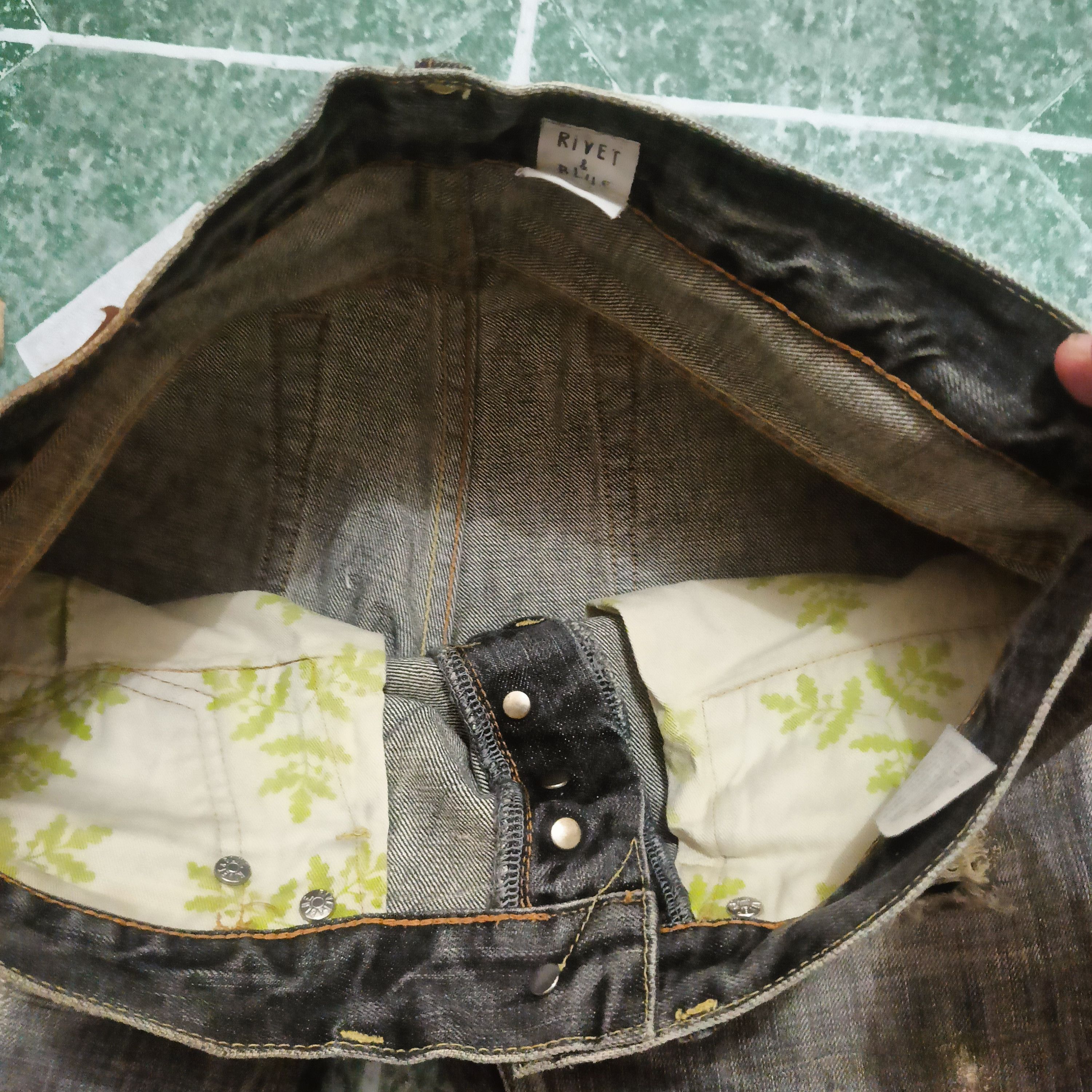 Le Grande Bleu (L.G.B.) Japan Ripped Rivet&Blue Painted distressed Studded Jeans LGB Size US 30 / EU 46 - 19 Thumbnail