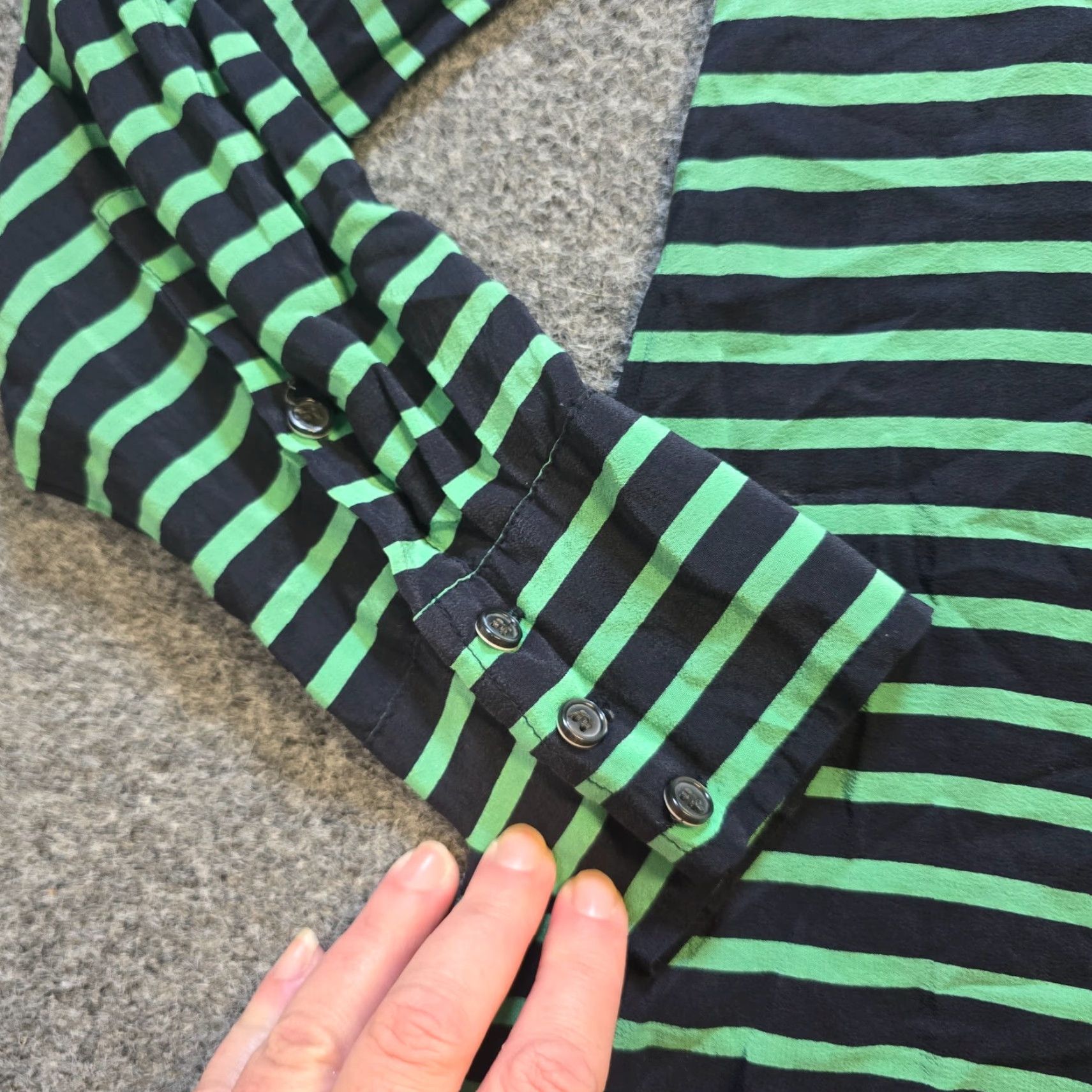 J.Crew J.CREW Blouse Shirt Womens Size S Green Black Silk Stripe 1/4 Button Casual Career Shirt Women Size S / US 4 / IT 40 - 4 Thumbnail