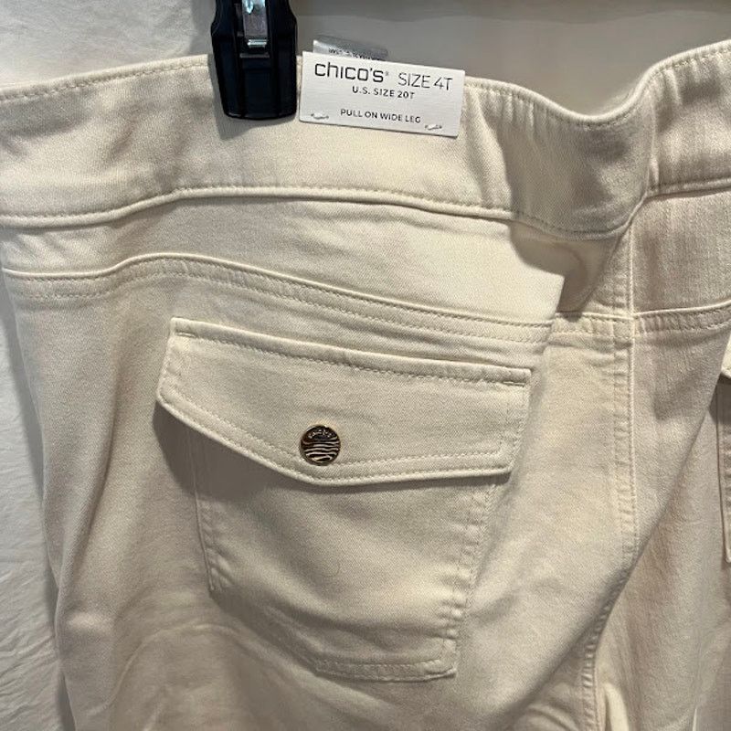 Chicos NWT Chico's Pull On Wide Leg Jeans Cream Size 4T / 20 Tall Size 42" / US 20 - 7 Thumbnail