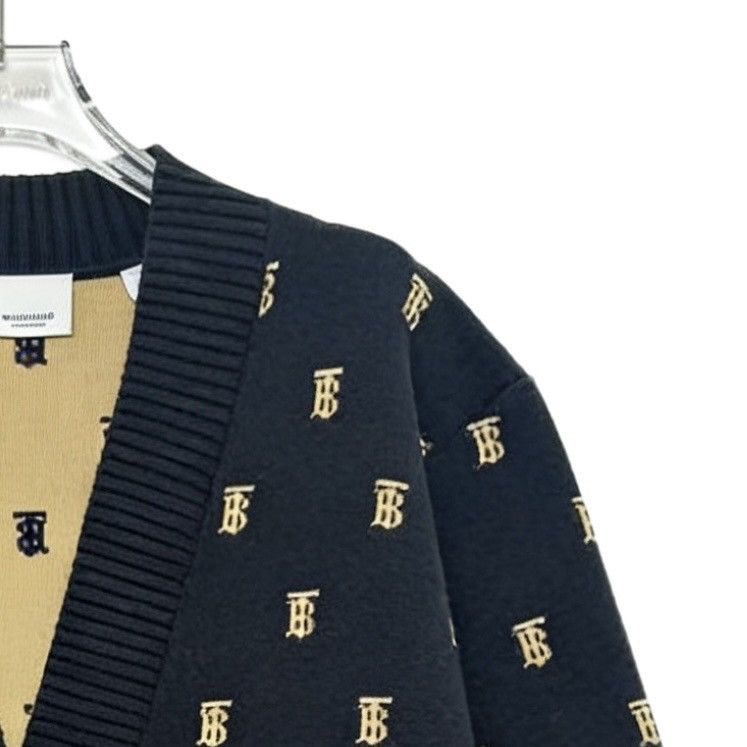 Burberry Burberry All-over Logo Oversized Long Sleeve Sweater K26WX Size L / US 10 / IT 46 - 3 Thumbnail