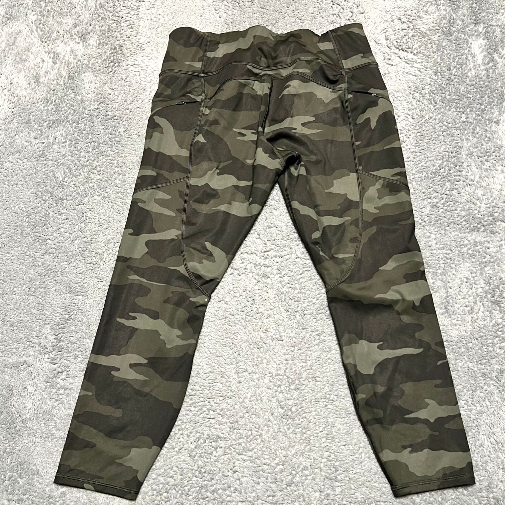 Athleta Athleta Contender Leggings Pants Womens Large Petite Camo 7/8 Size 36" / US 14 / IT 50 - 2 Thumbnail