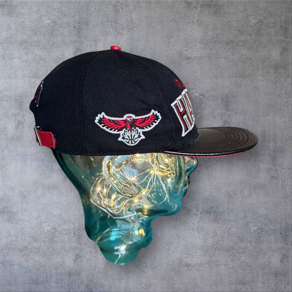 NBA Atlanta Hawks Pro Standard Basketball. Size ONE SIZE - 5 Thumbnail
