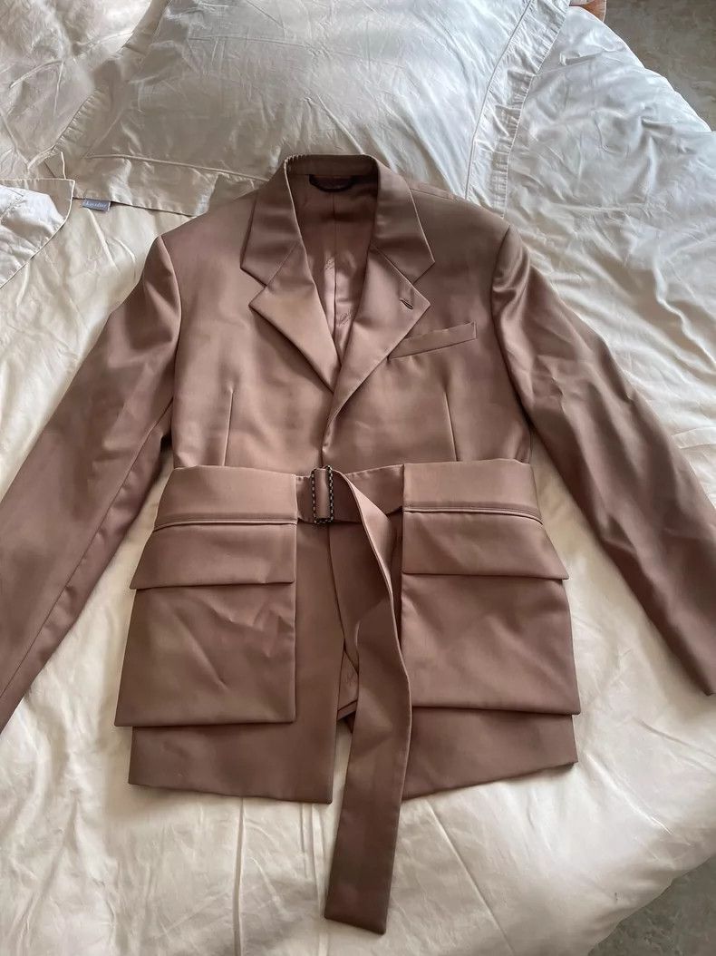 Louis Vuitton stylish new LV suit set in beige-dmc Size US L / EU 52-54 / 3 - 1 Thumbnail