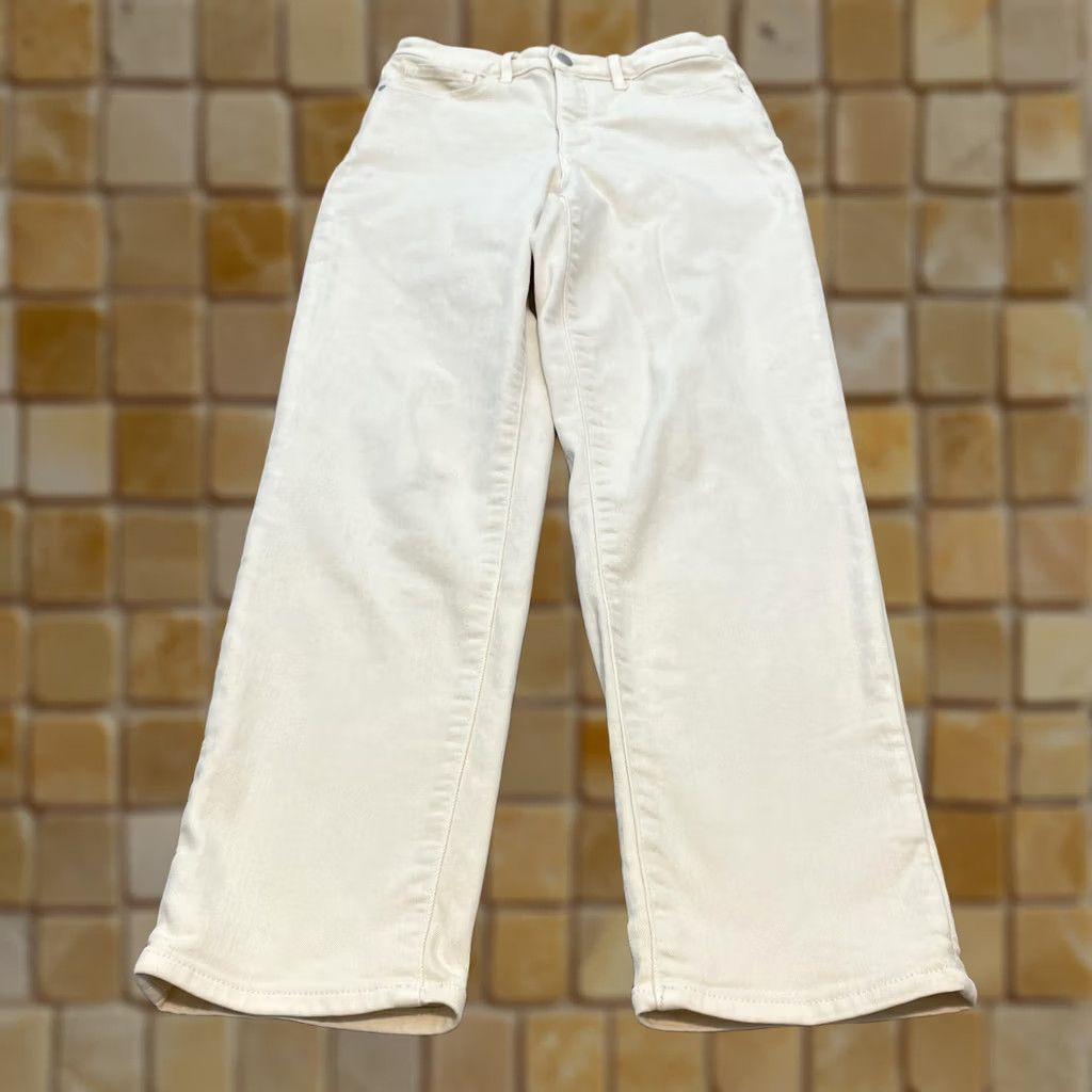 Athleta Athleta Jeans Womens 4 White Straight Light Wash High Rise Stretch Denim Size 27" / US 4 / IT 40 - 1 Thumbnail
