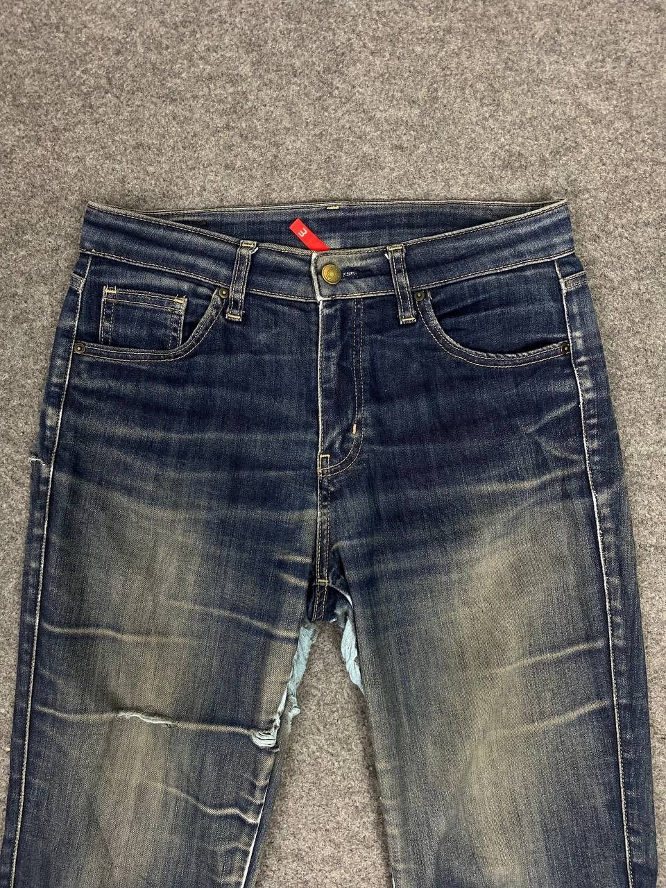 Japanese Brand uniqlo regular fit high rise bootcut flare distressed denim Size US 31 - 9 Thumbnail