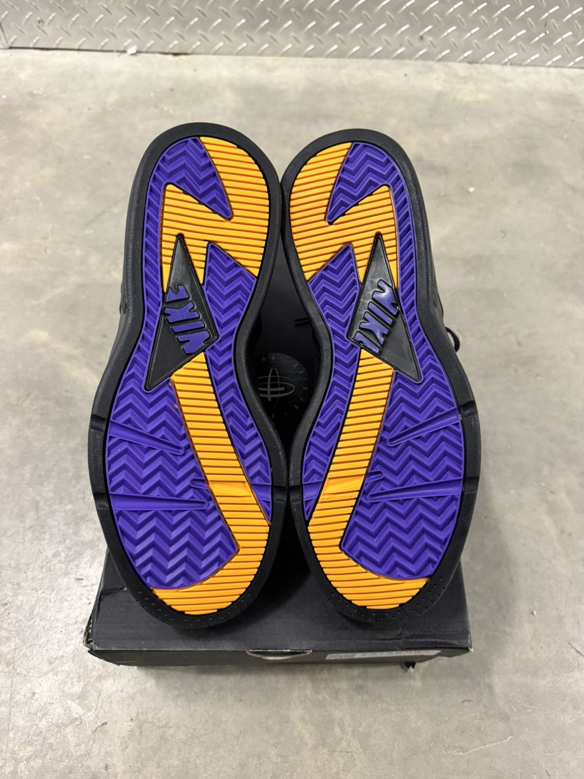 Nike Nike Air Flight Huarache Lakers Away Size 12 Size US 12 / EU 45 - 6 Thumbnail