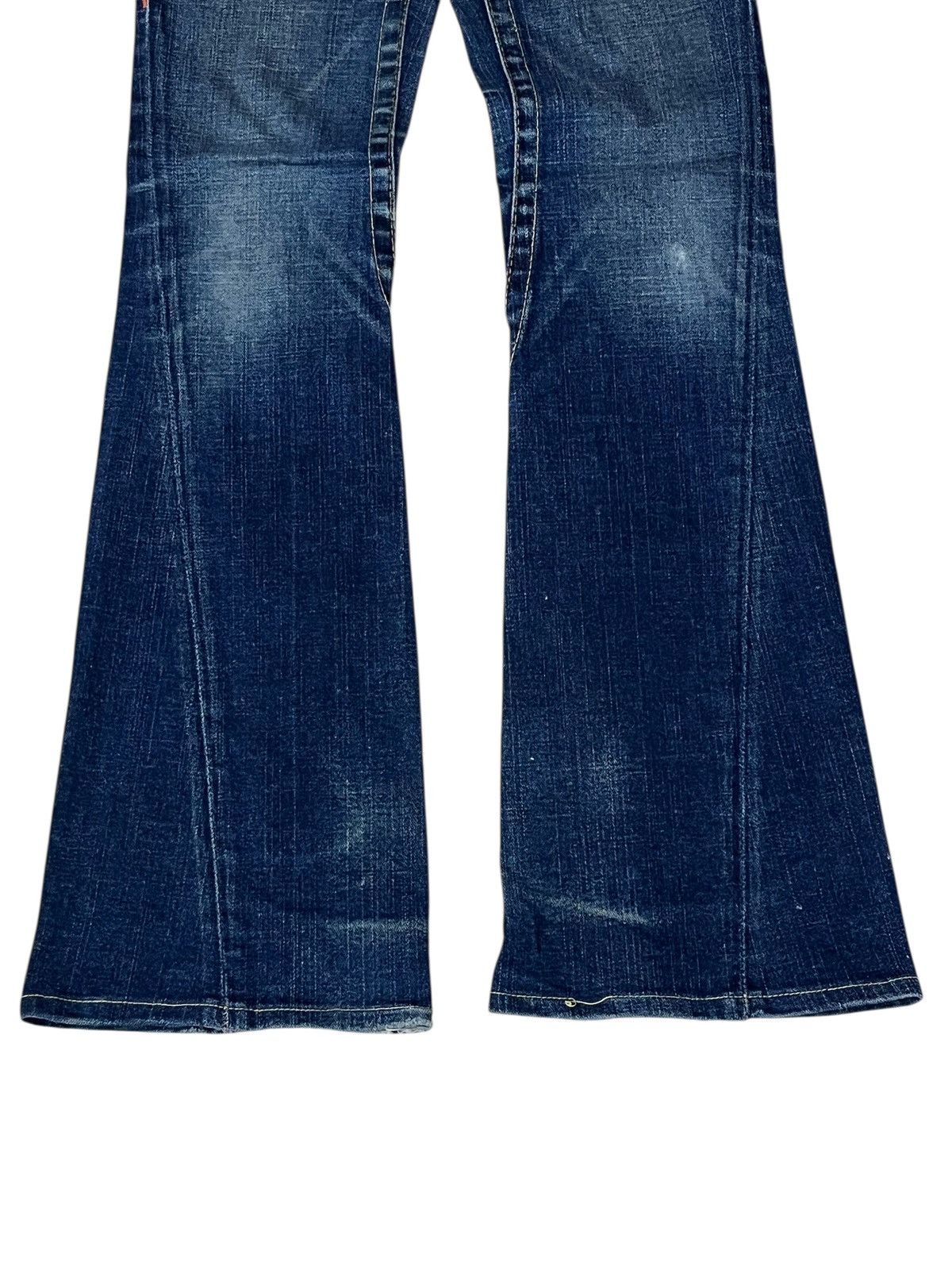 True Religion SICK🔥TRUE RELIGION JOEY flared low rise jeans Size US 28 / EU 44 - 4 Thumbnail