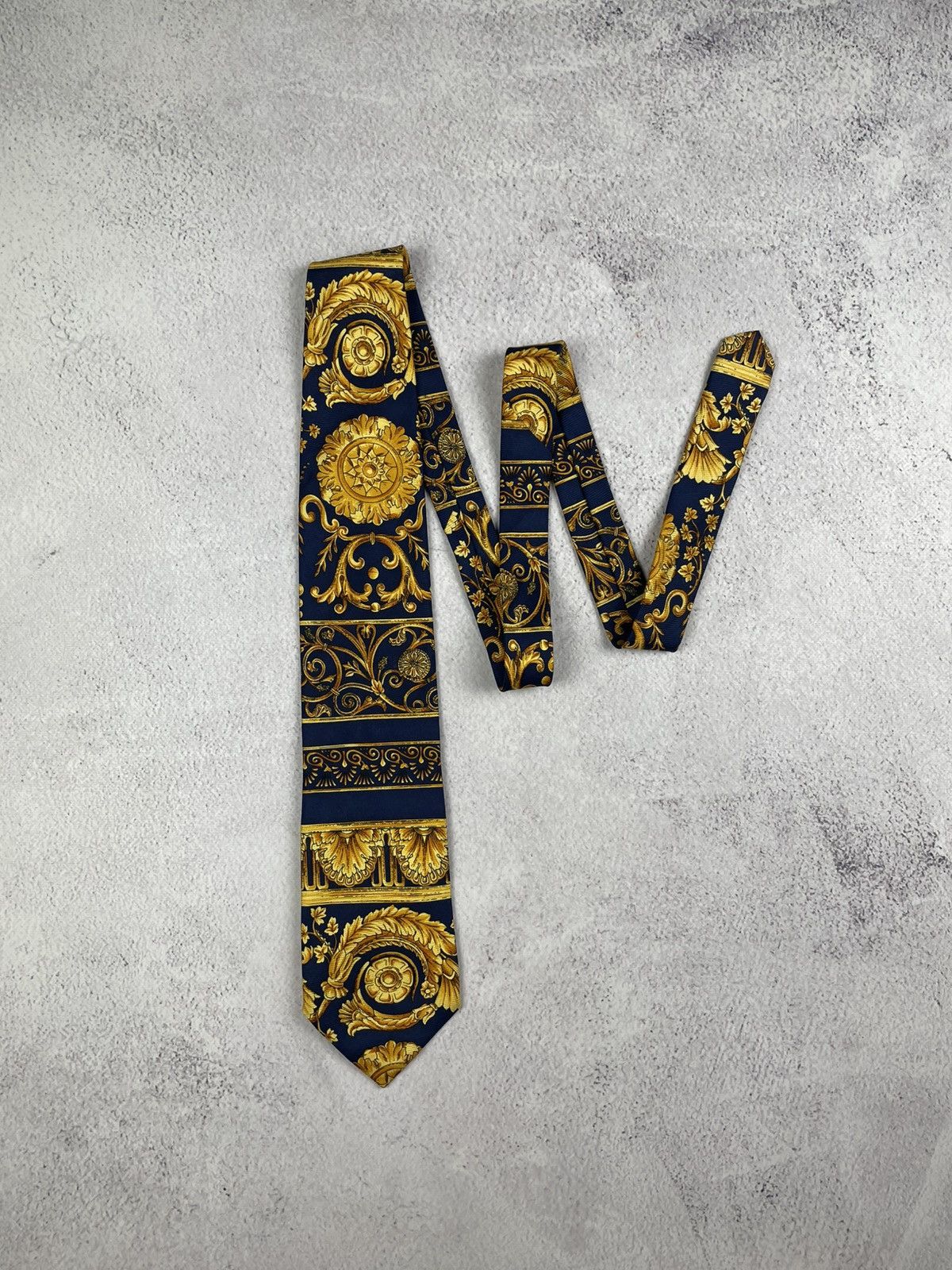 Versace Gianni Versace Vintage Silk Tie Baroque Pattern Navy Gold Size ONE SIZE - 1 Thumbnail