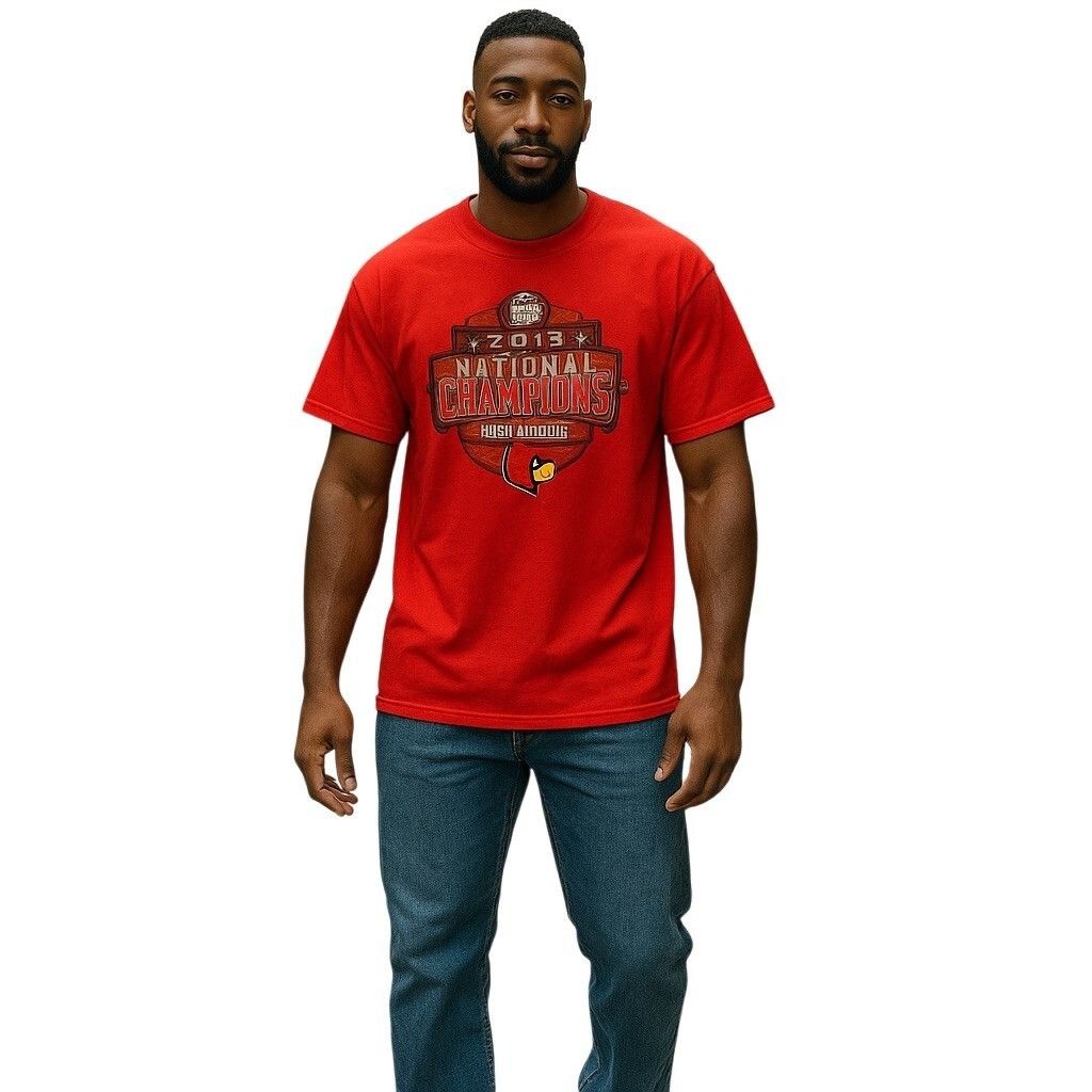 Gildan 2013 NCAA Louisville Cardinals T-Shirt Unisex Size XL Basket Size US XL / EU 56 / 4 - 1 Thumbnail