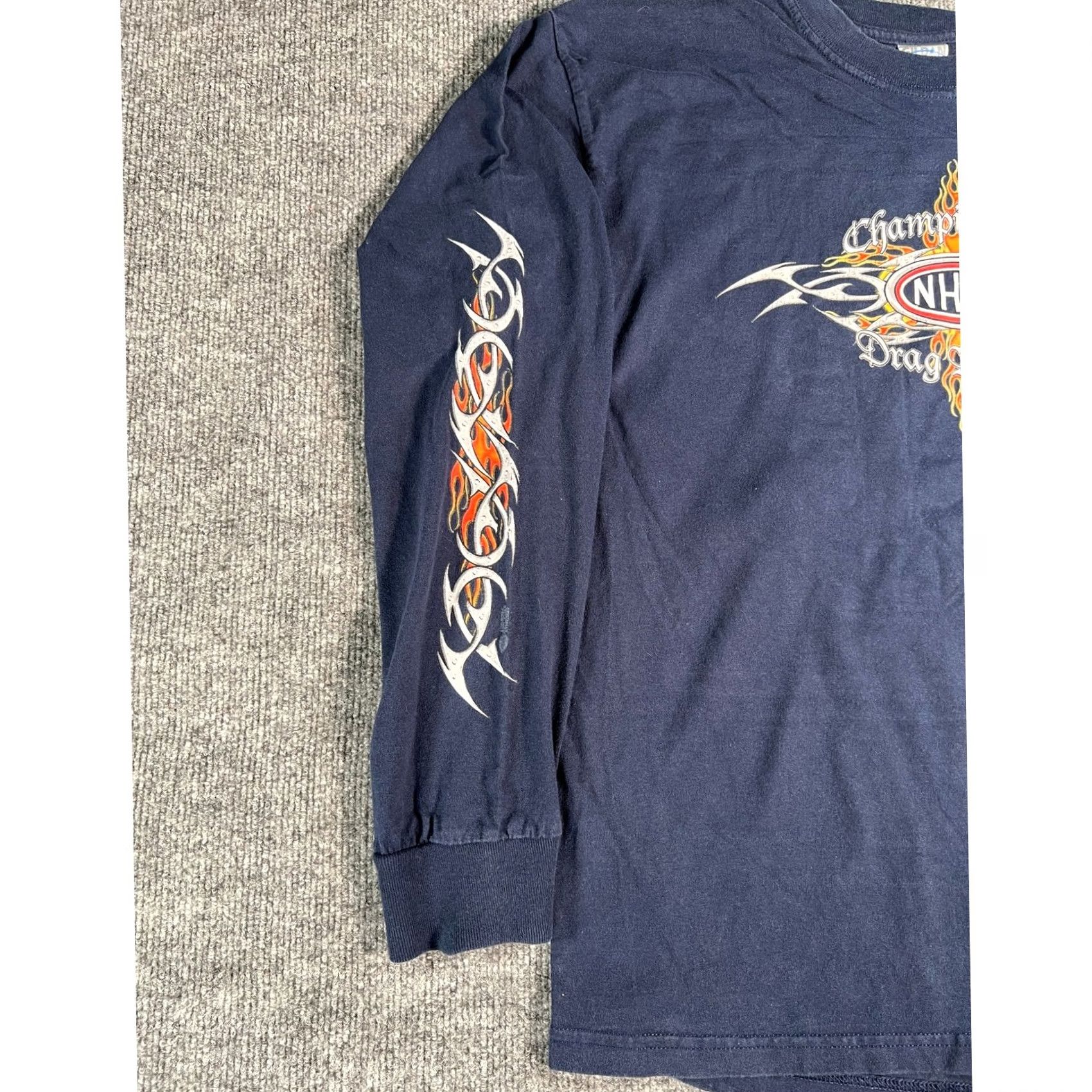 Gildan NHRA Championship Drag Racing Long Sleeve T-Shirt Men Large Navy Blue Tribal Flames Size US L / EU 52-54 / 3 - 3 Thumbnail