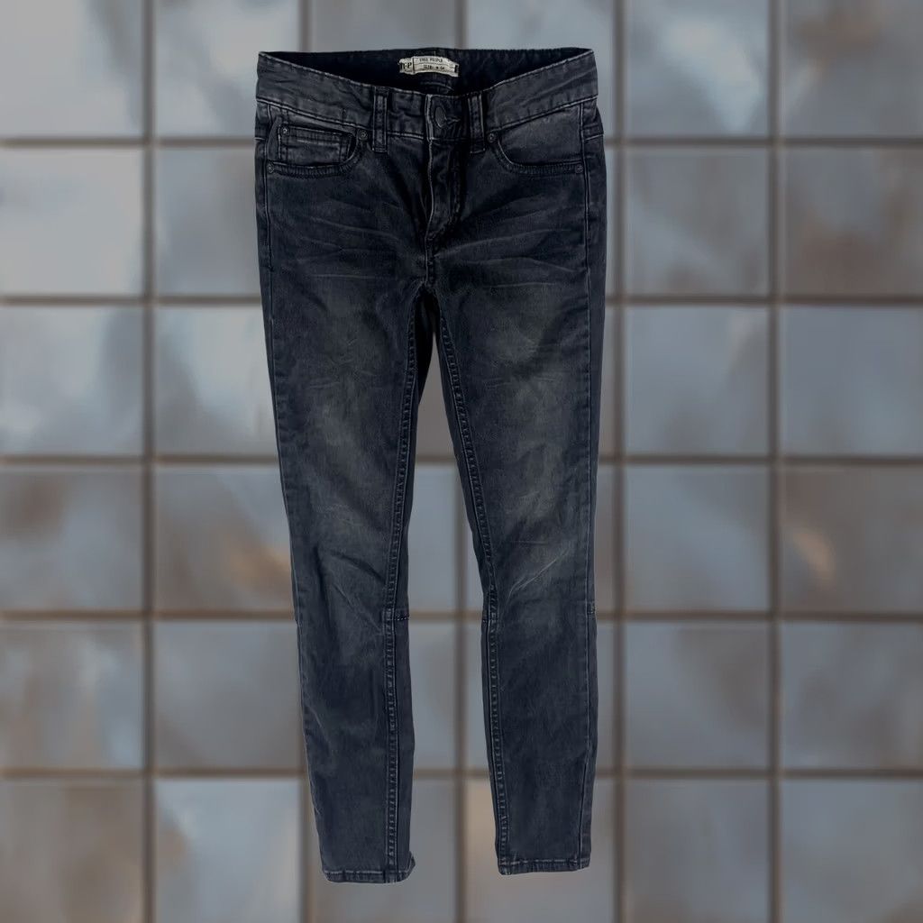 Free People FREE PEOPLE SKINNY JEANS BLACK WOMENS SIZE 24 Size 42" / US 20 - 1 Thumbnail