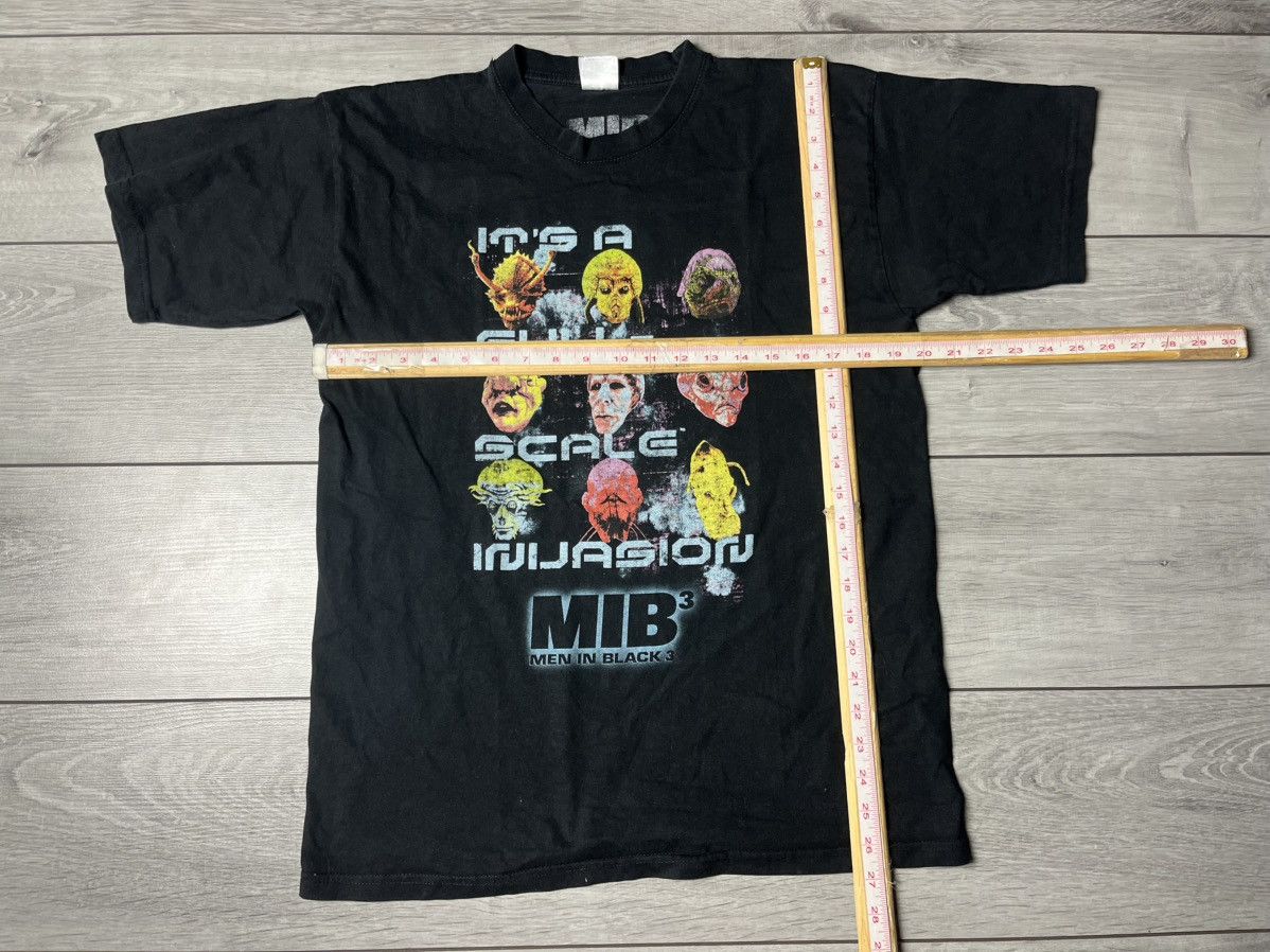 Band Tees Movie Men in Black 3 Tshirt its a full scale invasion Size US M / EU 48-50 / 2 - 5 Thumbnail