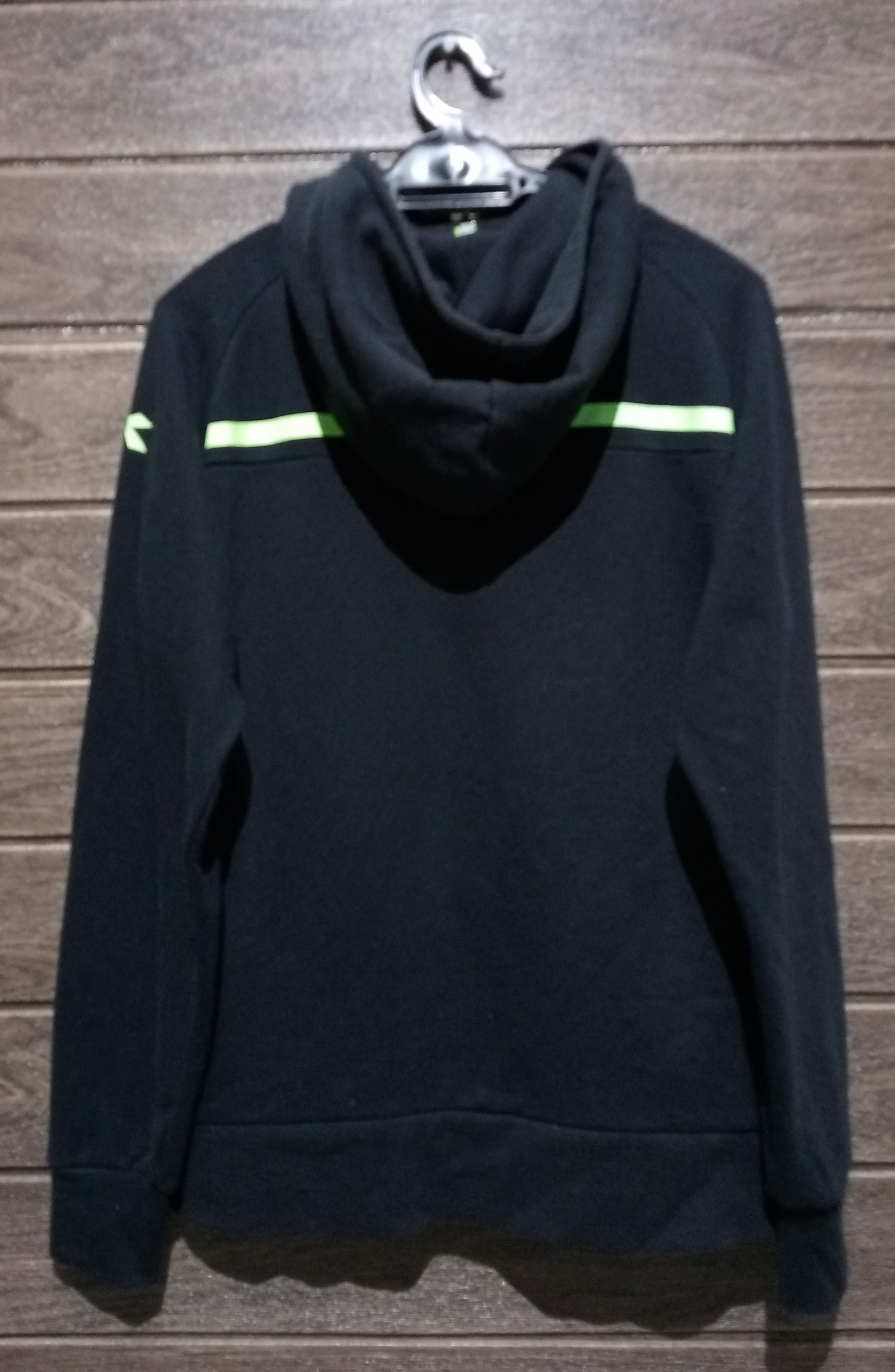 Diadora Vintage Diadora Pullover Hoodie Very Rare Size US L / EU 52-54 / 3 - 8 Thumbnail