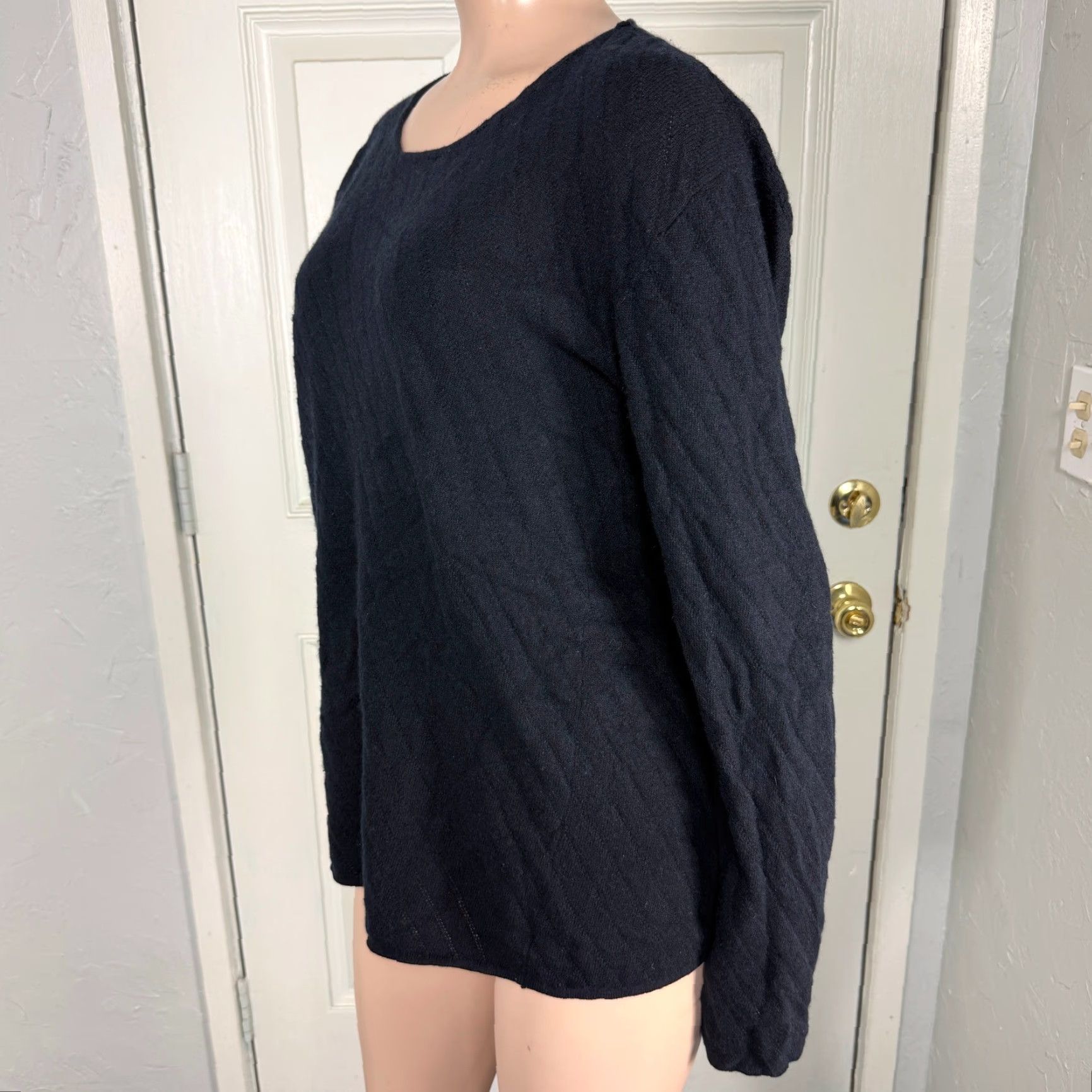 Armani Armani Collezioni Sweater Women L Navy Crew Neck 100% Cashmere Pullover Long Sleeve Slim Knit Vintage No Size L / US 10 / IT 46 - 3 Thumbnail