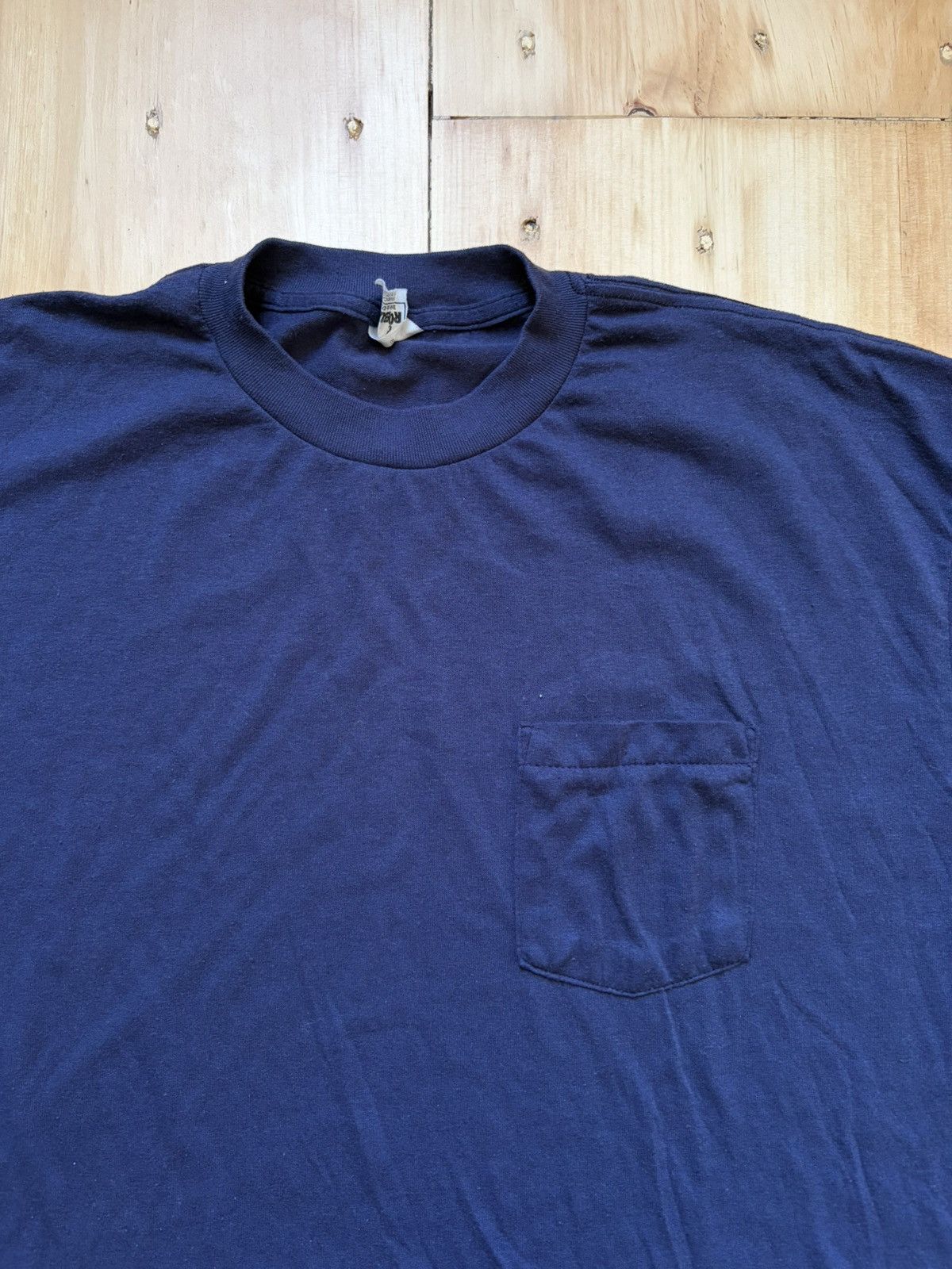Vintage Vintage Blank Sun faded Pocket T distressed Single Stitch Size US XL / EU 56 / 4 - 2 Thumbnail