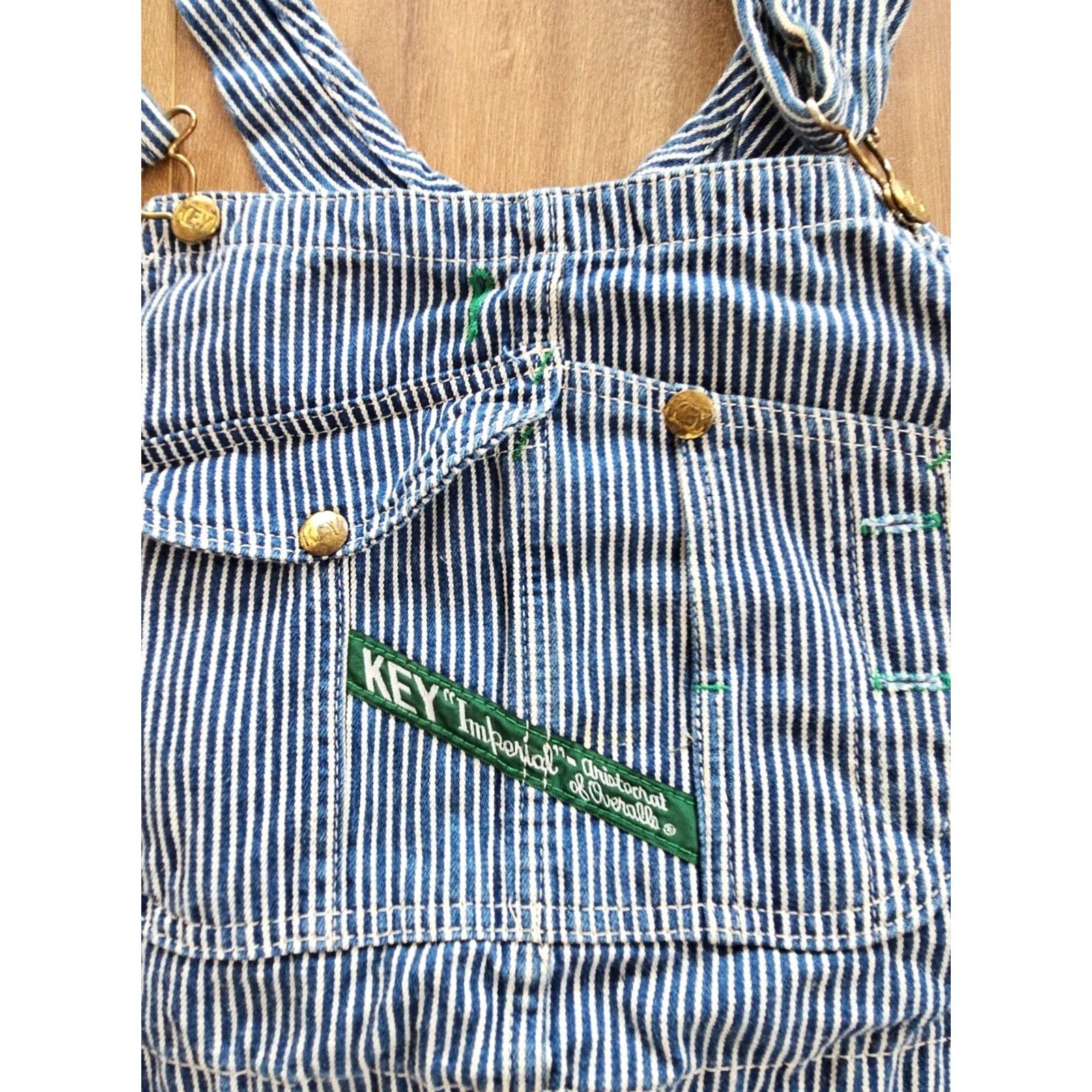Imperial VINTAGE Key Imperial Work Farm Trucker Bib Overalls Mens 46x29 Railroad Stripe Jeans Overalls Mens Blue 100% Cotton 46x29 Reg Hipster 90s Size US 30 / EU 46 - 3 Thumbnail