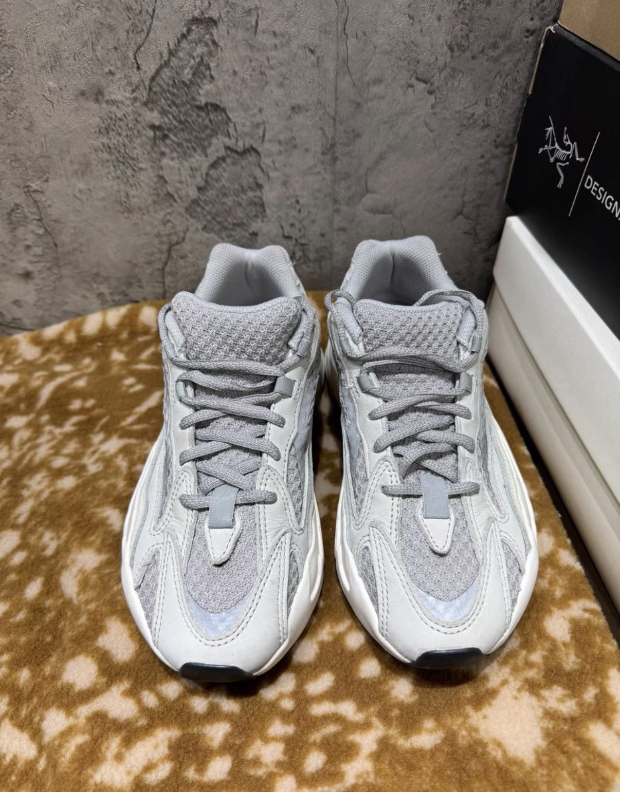 Adidas Adidas Yeezy 700 V2 Static K37 Size US 8 / IT 38 - 9 Thumbnail