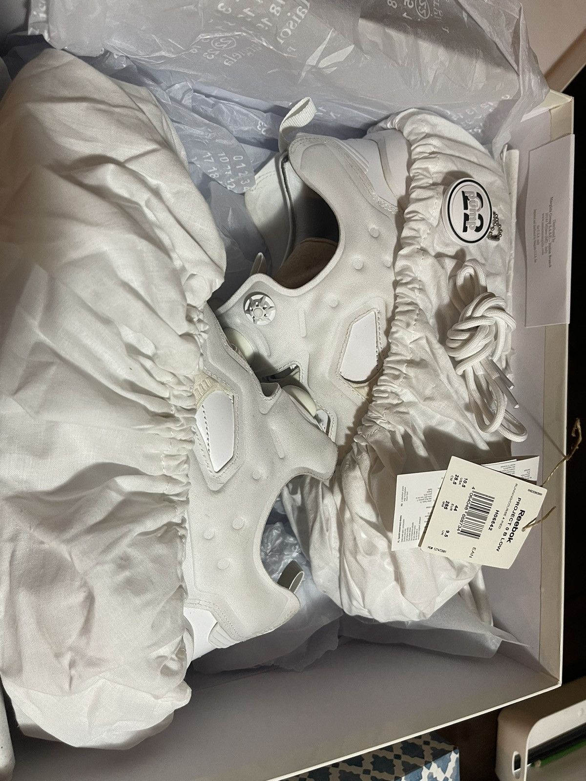 Maison Margiela × Reebok MAISON MARGIELA X REEBOK INSTAPUMP FURY TABI PUMP WHITE Size US 10.5 / EU 43-44 - 12 Thumbnail