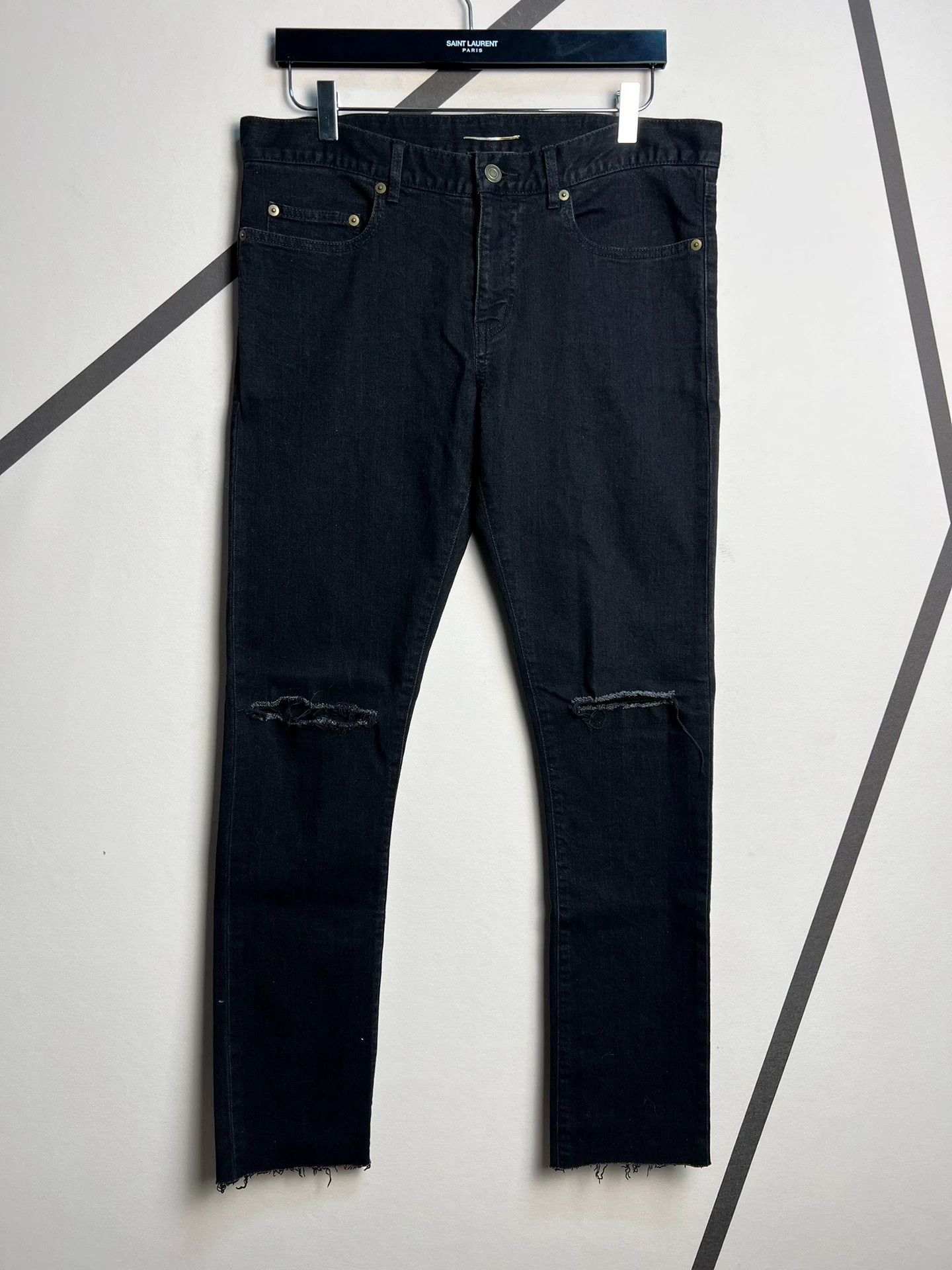Saint Laurent Paris Authentic Saint Laurent black basic jeans with knee cuts Size US 32 / EU 48 - 1 Thumbnail