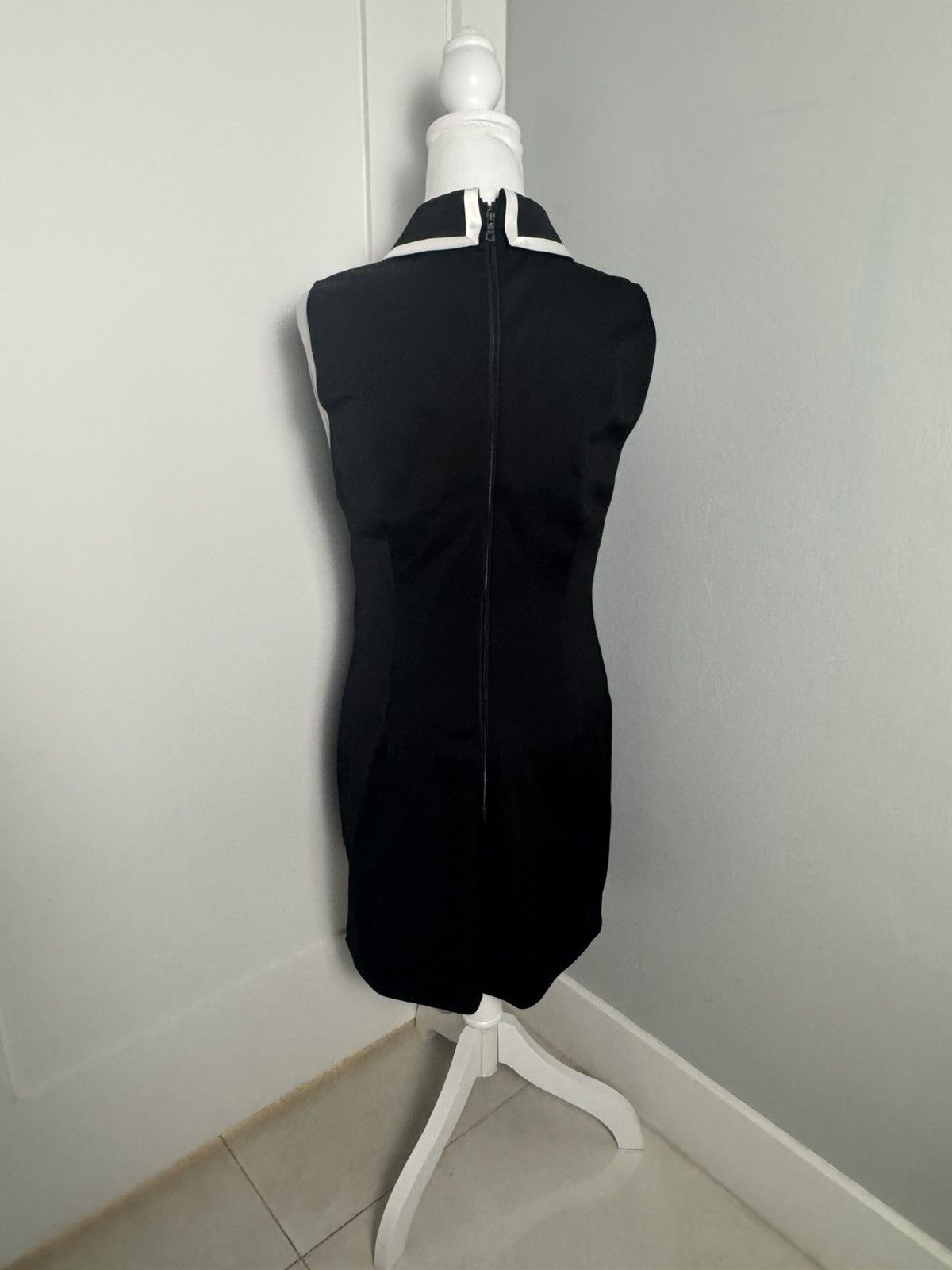Alice + Olivia Alice + Olivia Wynell Collared Mini Dress/Size 10 Size L / US 10 / IT 46 - 7 Thumbnail
