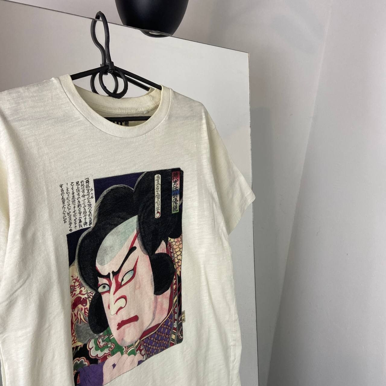 Uniqlo Streetwear Big Print Japan Style Single Stitch Rare T-Shirt Size US M / EU 48-50 / 2 - 1 Thumbnail