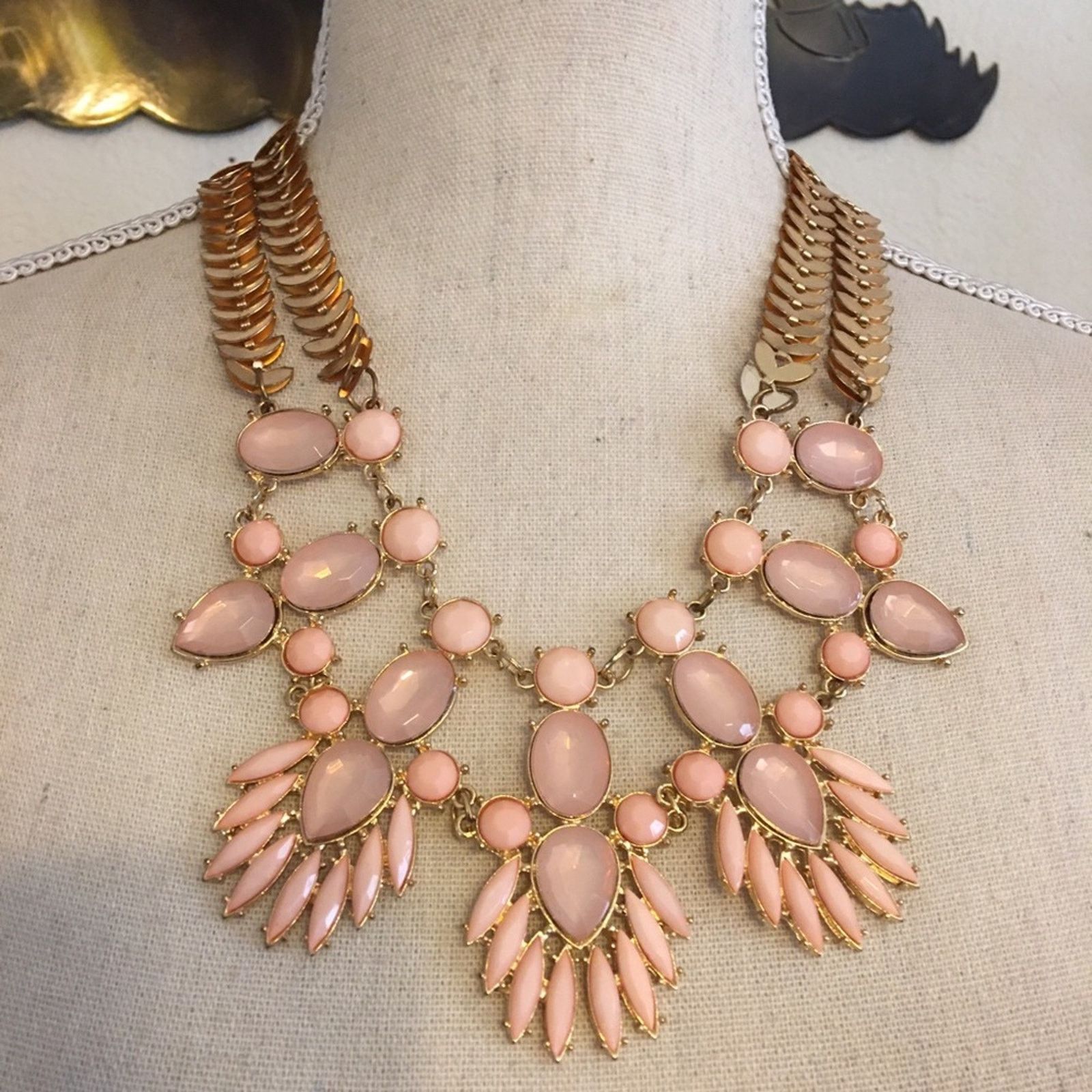 Jewelry Blush pink stone gold leaf fancy chain necklace Size ONE SIZE - 1 Thumbnail