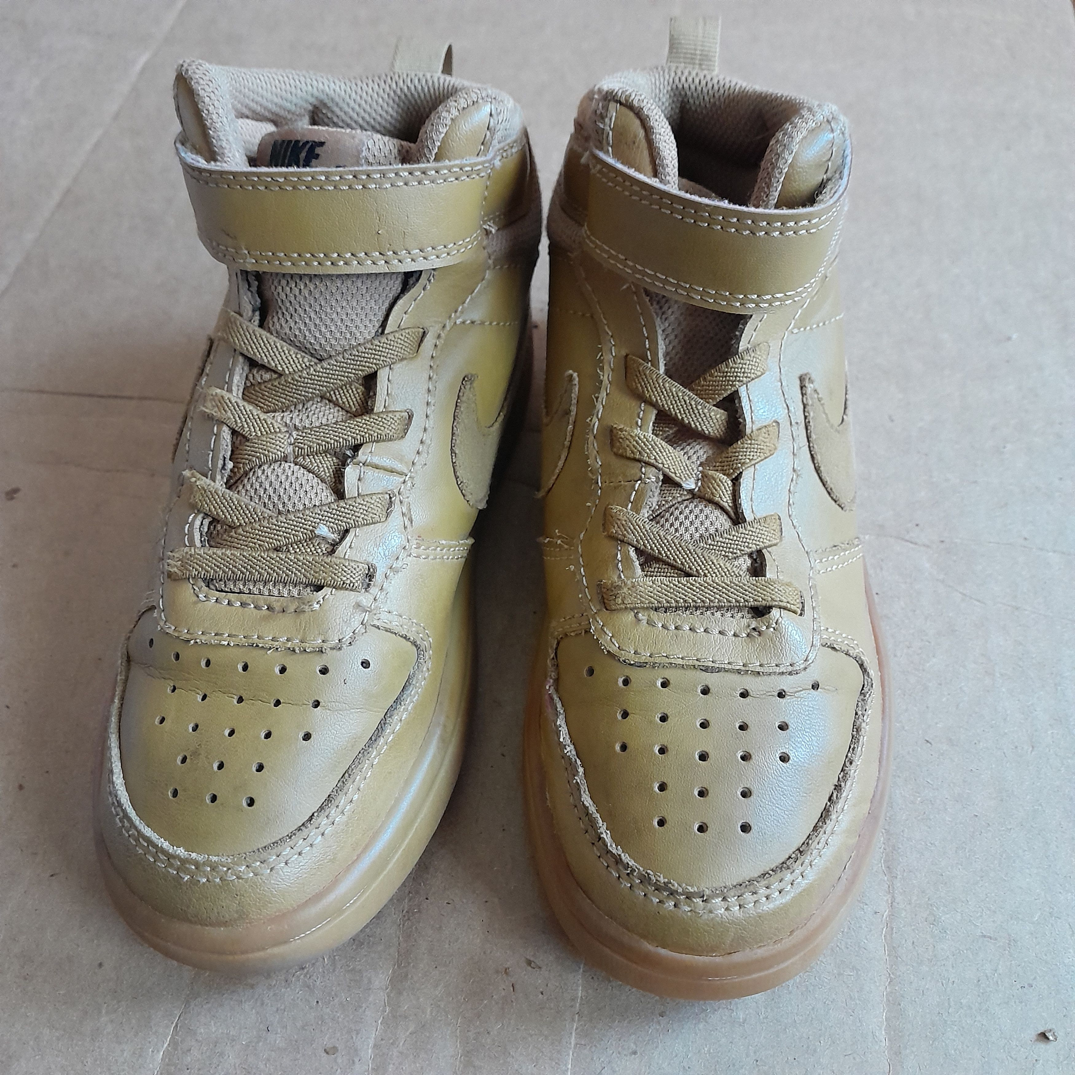 Nike Boys Nike Court Borough Mid 2 Youth Childs Size 12C Shoes Size US 12 / EU 45 - 1 Thumbnail