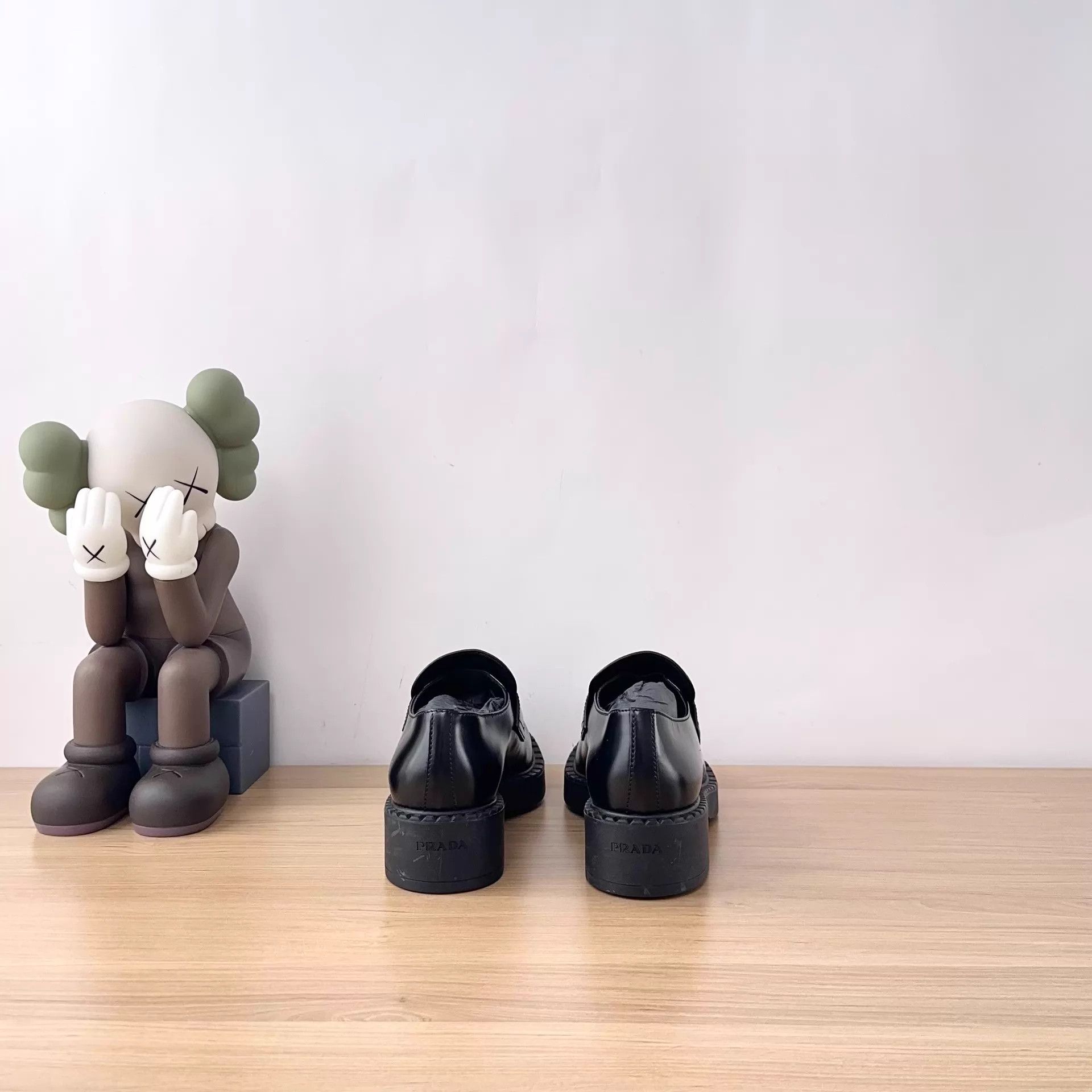 Prada Prada Loafer 37.5 Size US 7 / IT 37 - 2 Thumbnail
