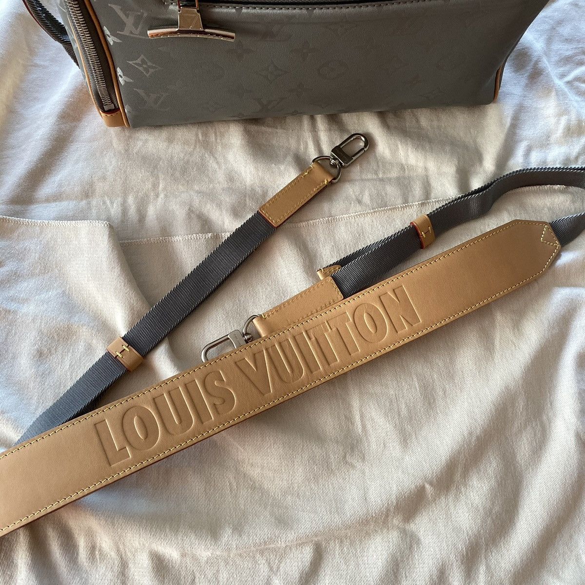 Louis Vuitton 1 of 1 FW18 Titanium Monogram Camera Bag Size ONE SIZE - 12 Thumbnail