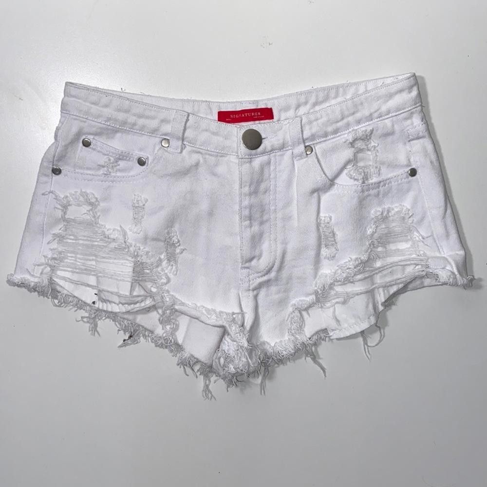 Kirkland Signature White Denim Distressed Shorts Size Small Size 28" / US 6 / IT 42 - 1 Thumbnail