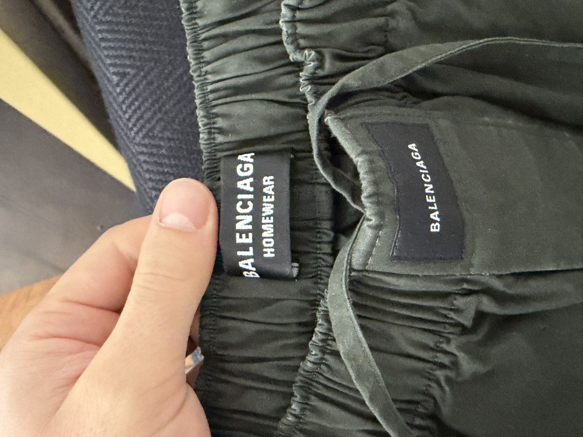 Balenciaga Short Balenciaga kaki Size US 31 - 4 Thumbnail