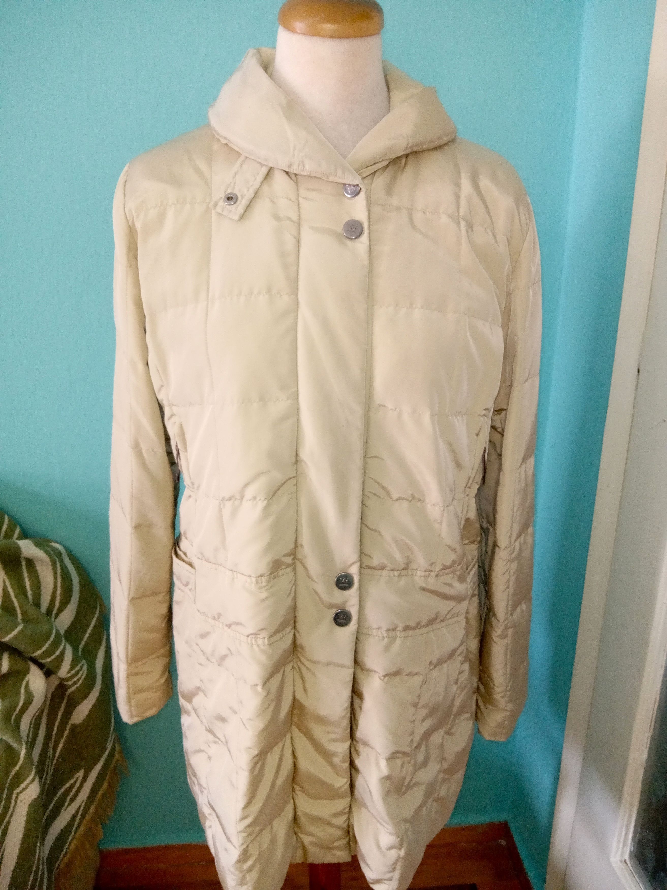 ダウンジャケット・コート Weekend Max Mara Cream nylon Dolly down jacket 29650274_58692821_1000.jpg