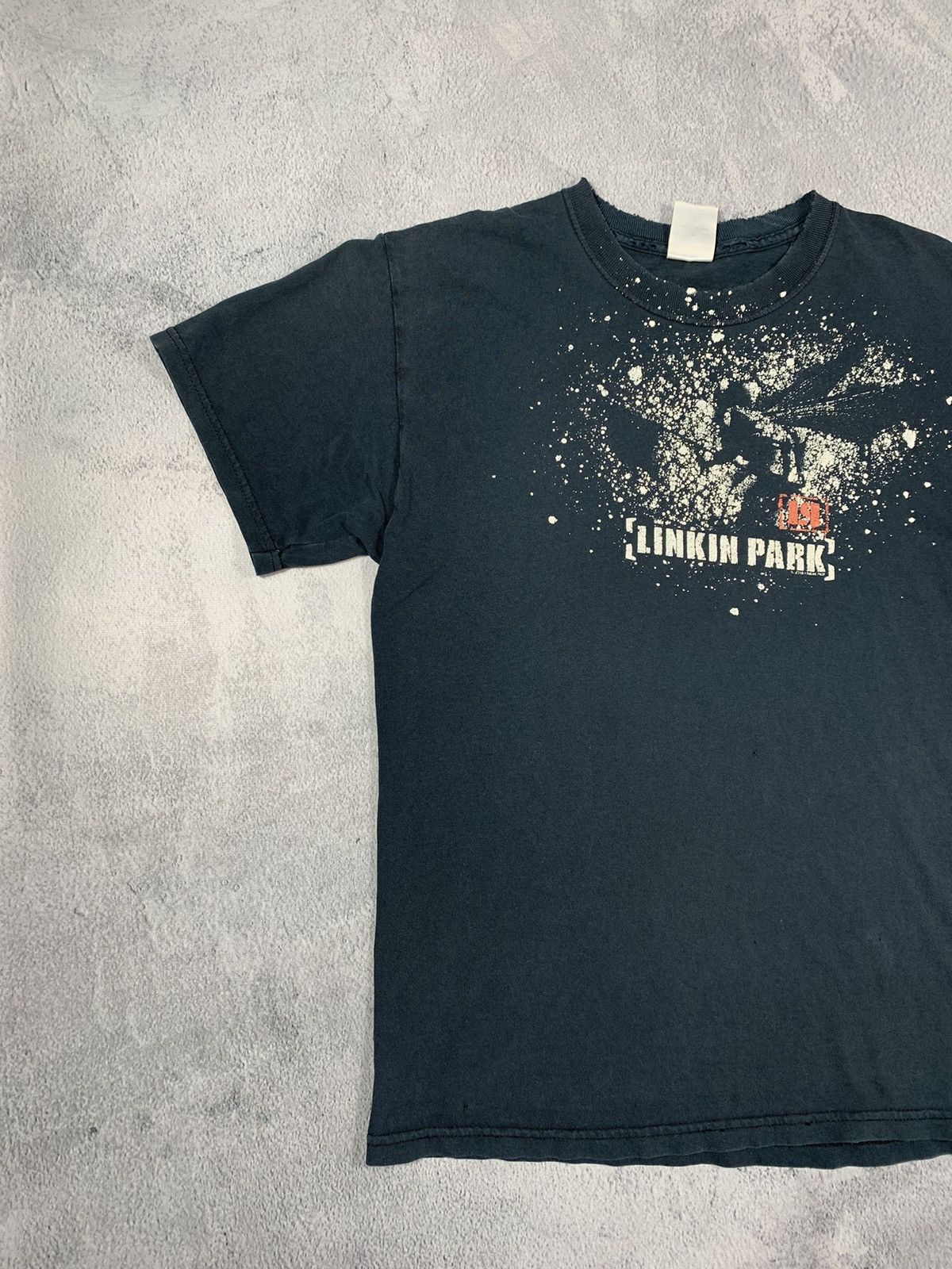 Band Tees × Vintage Vintage Y2K Linkin Park trashed band tee Big Logo size L Size US M / EU 48-50 / 2 - 2 Thumbnail