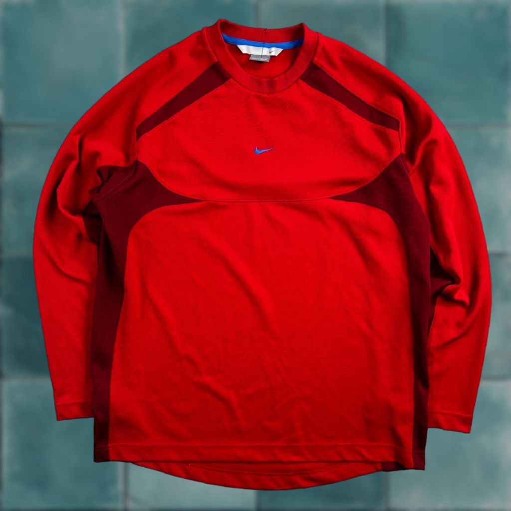 Nike VINTAGE Nike Jersey T-Shirt Long Sleeve Center Swoosh Red 2000s Men L Sports Shirt Mens Red Nike Jersey 2000s Size US L / EU 52-54 / 3 - 1 Thumbnail