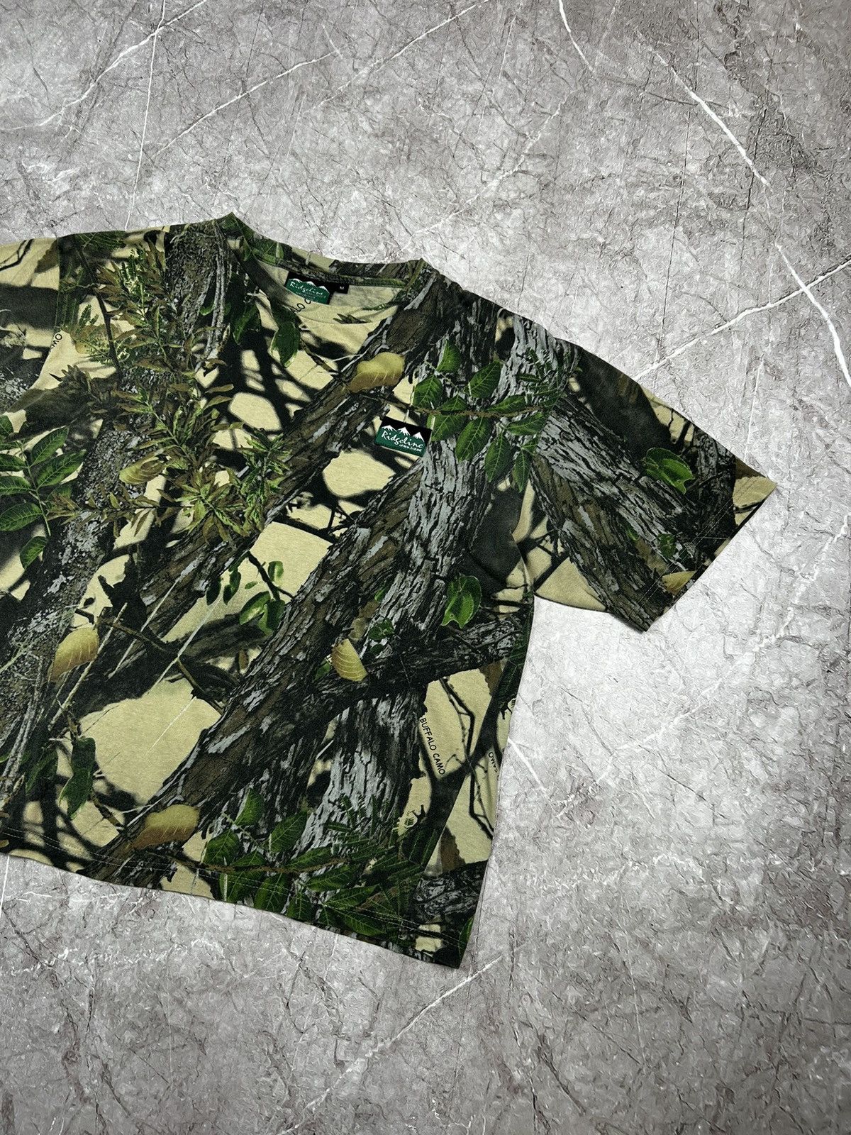 Realtree × Vintage Vintage Realtree T Shirt Tee Baggy Overprinted y2k hype 90s Size US M / EU 48-50 / 2 - 2 Thumbnail
