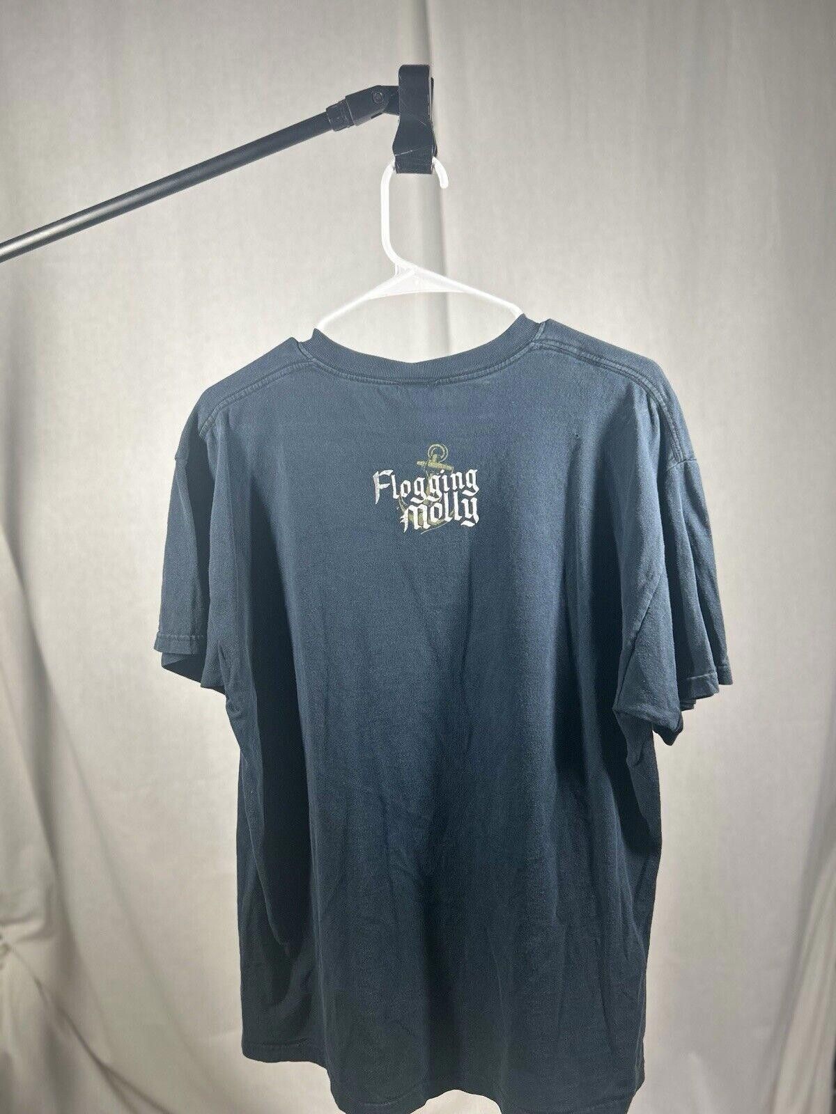 Fruit Of The Loom Y2K Flogging Molly Irish Folk Music T-Shirt Size US L / EU 52-54 / 3 - 2 Thumbnail